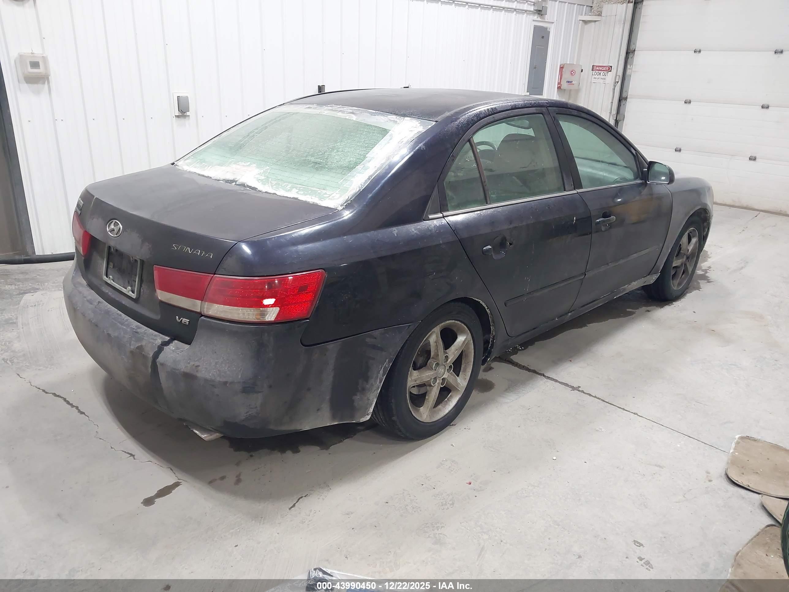 HYUNDAI SONATA image 4