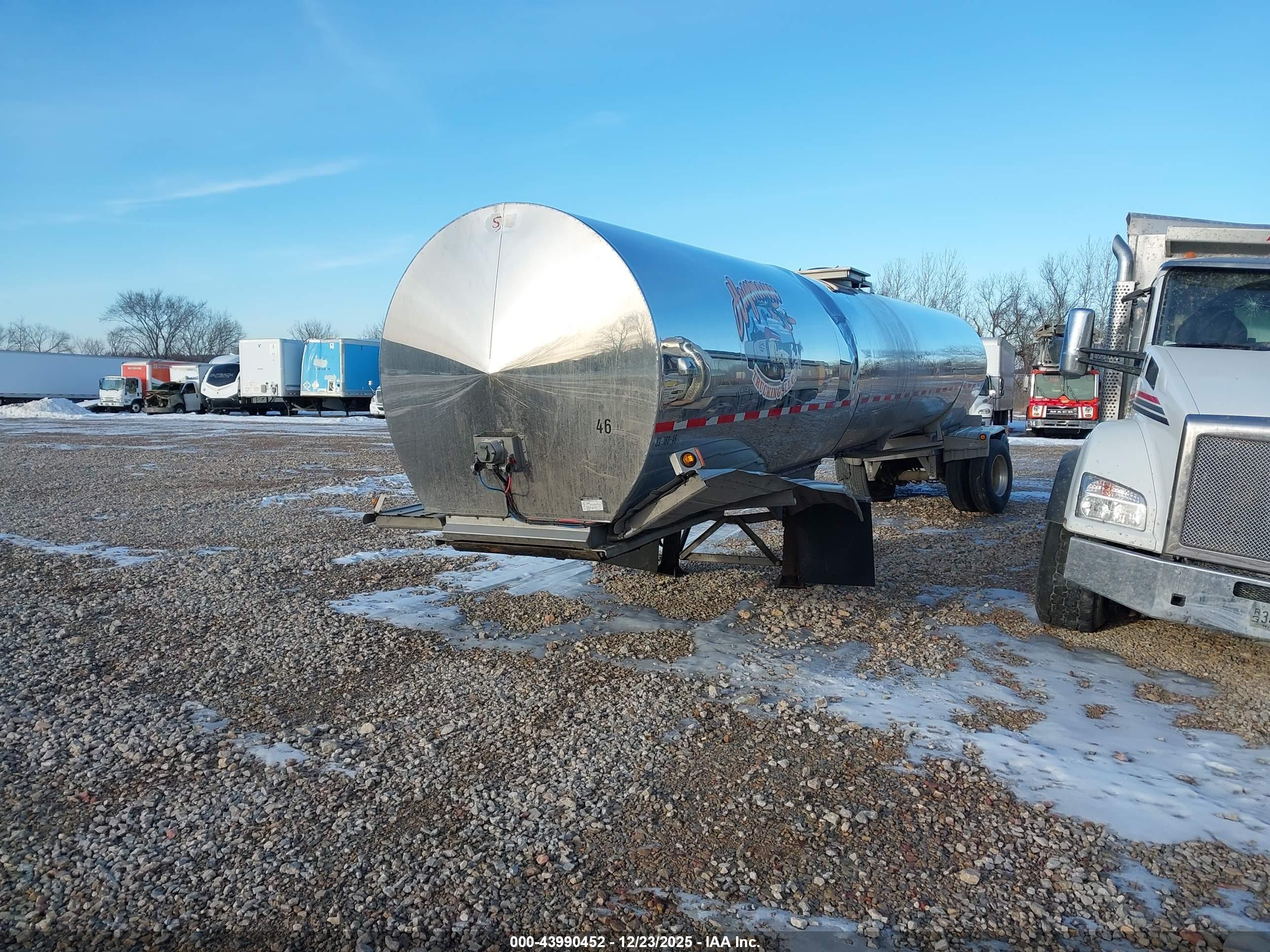 STAINLESS TANK image 2