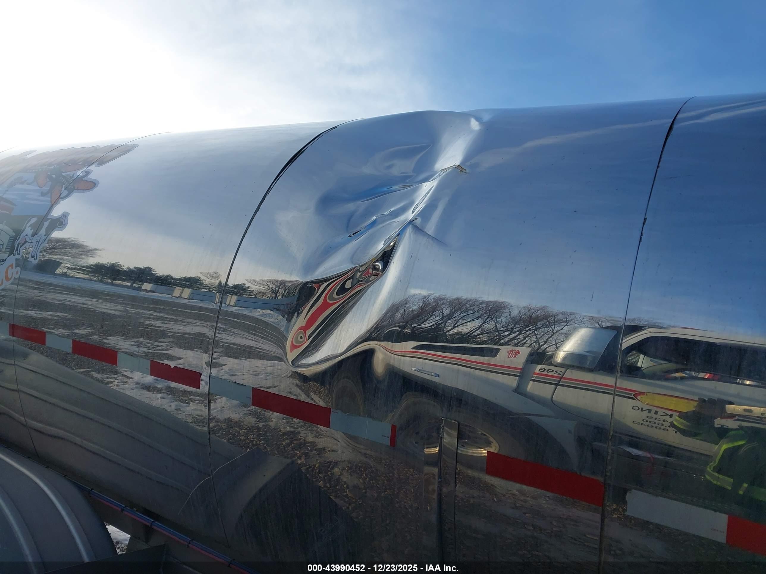 STAINLESS TANK image 6