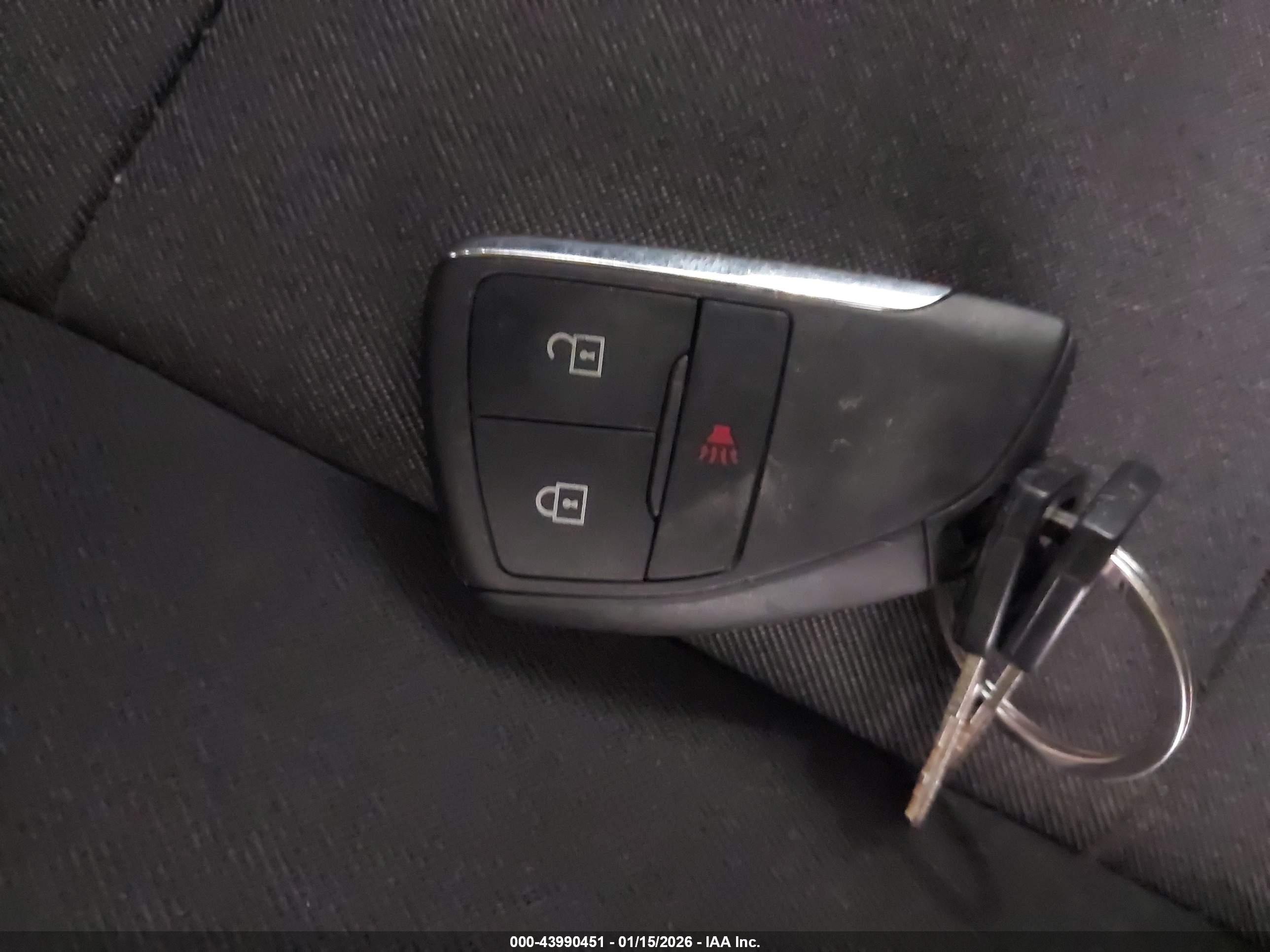 CHEVROLET COLORADO image 11