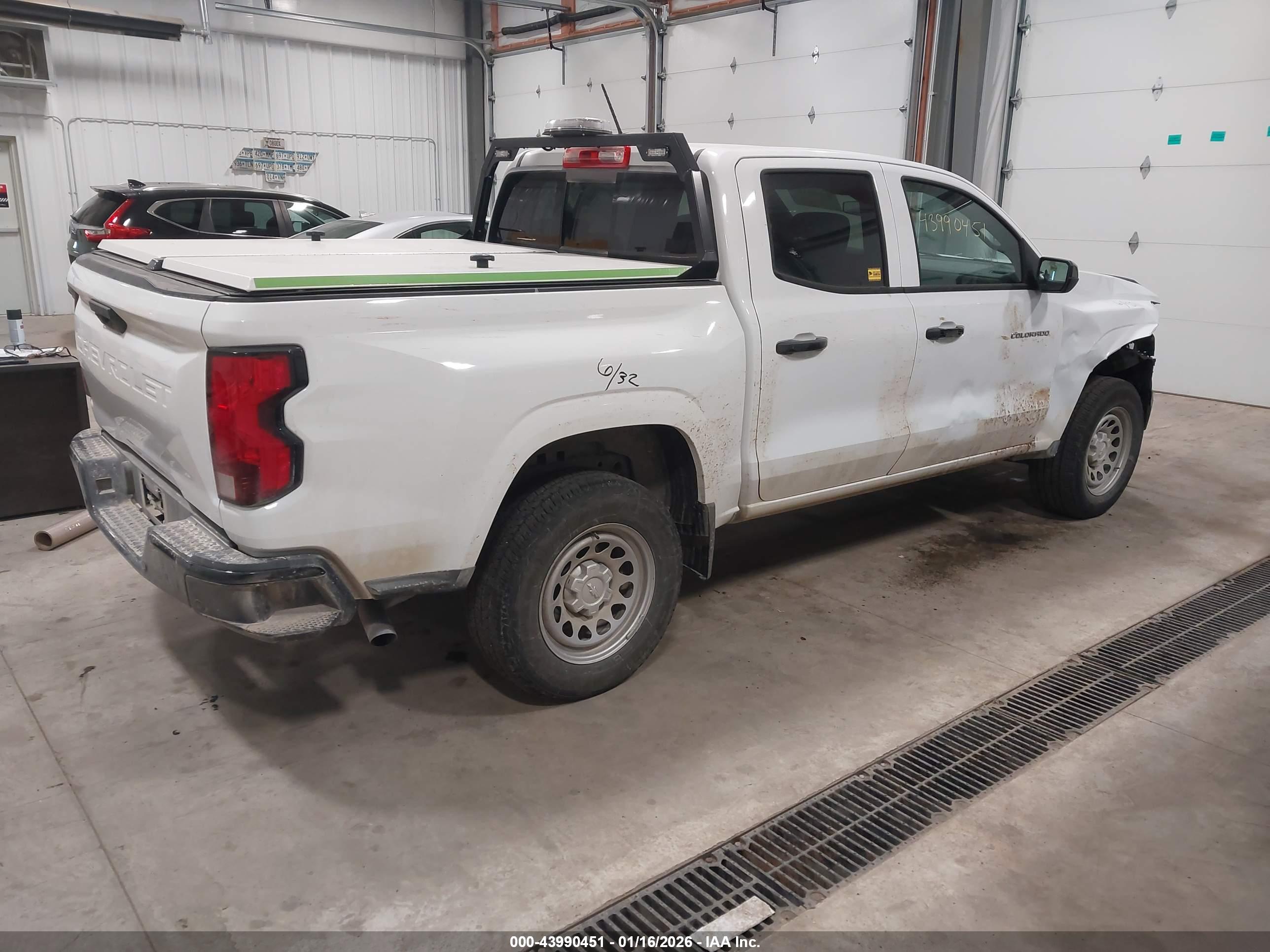 CHEVROLET COLORADO image 4