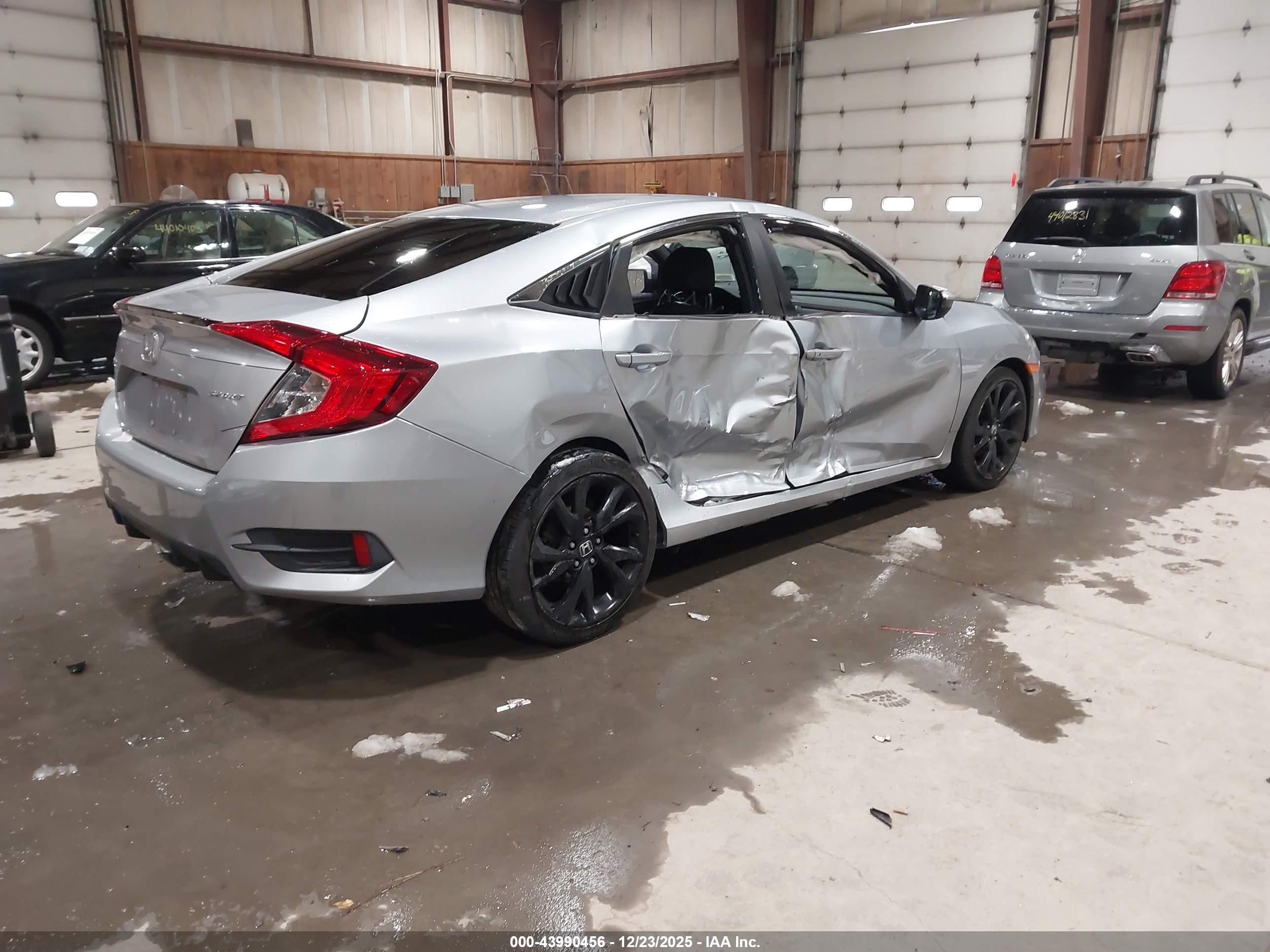 HONDA CIVIC image 4
