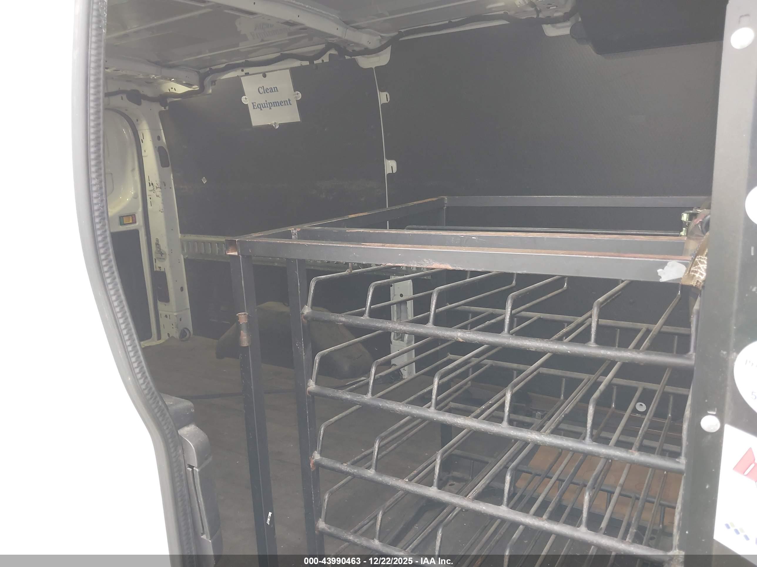 FORD TRANSIT-250 image 8