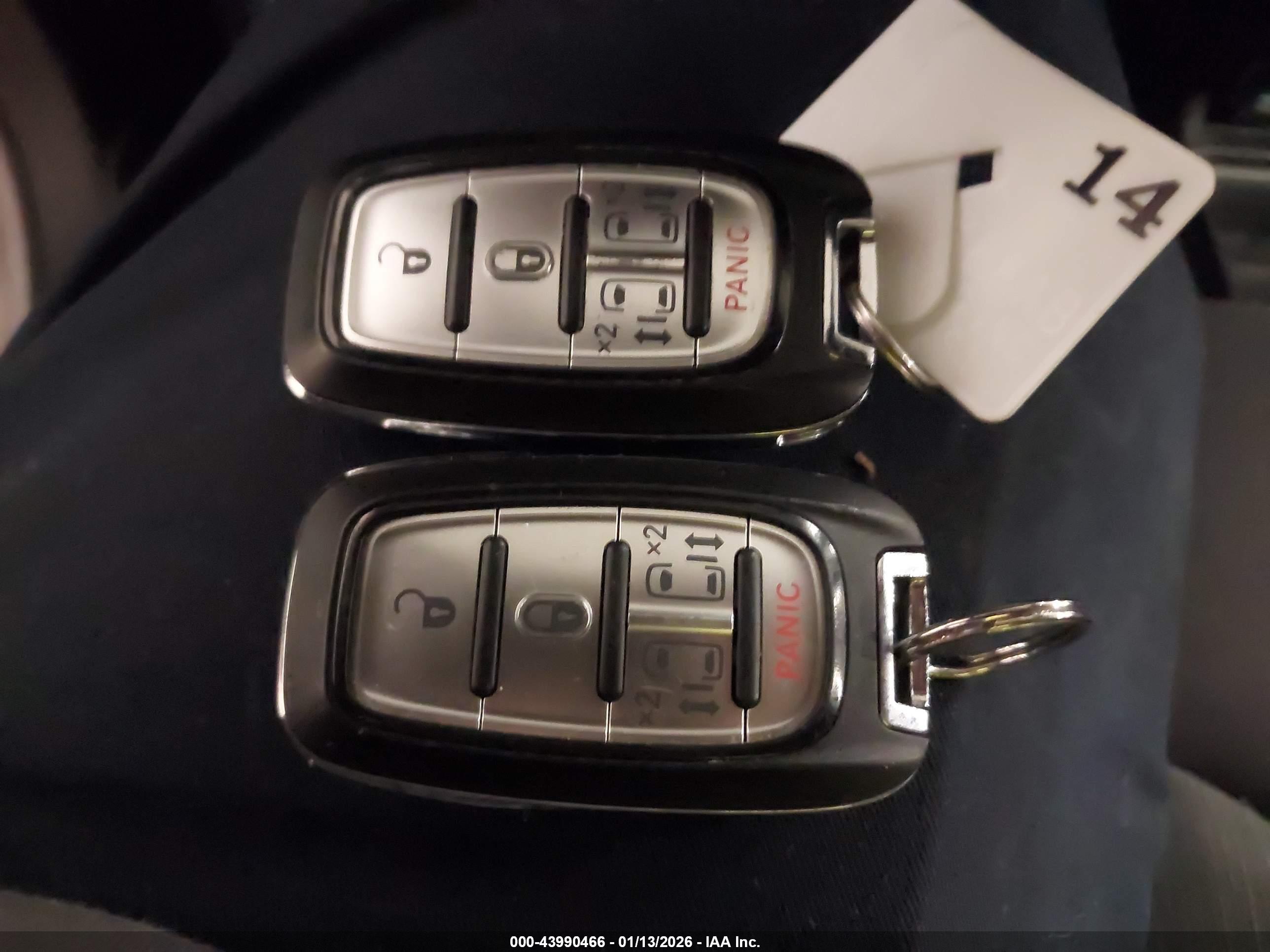 CHRYSLER PACIFICA image 11