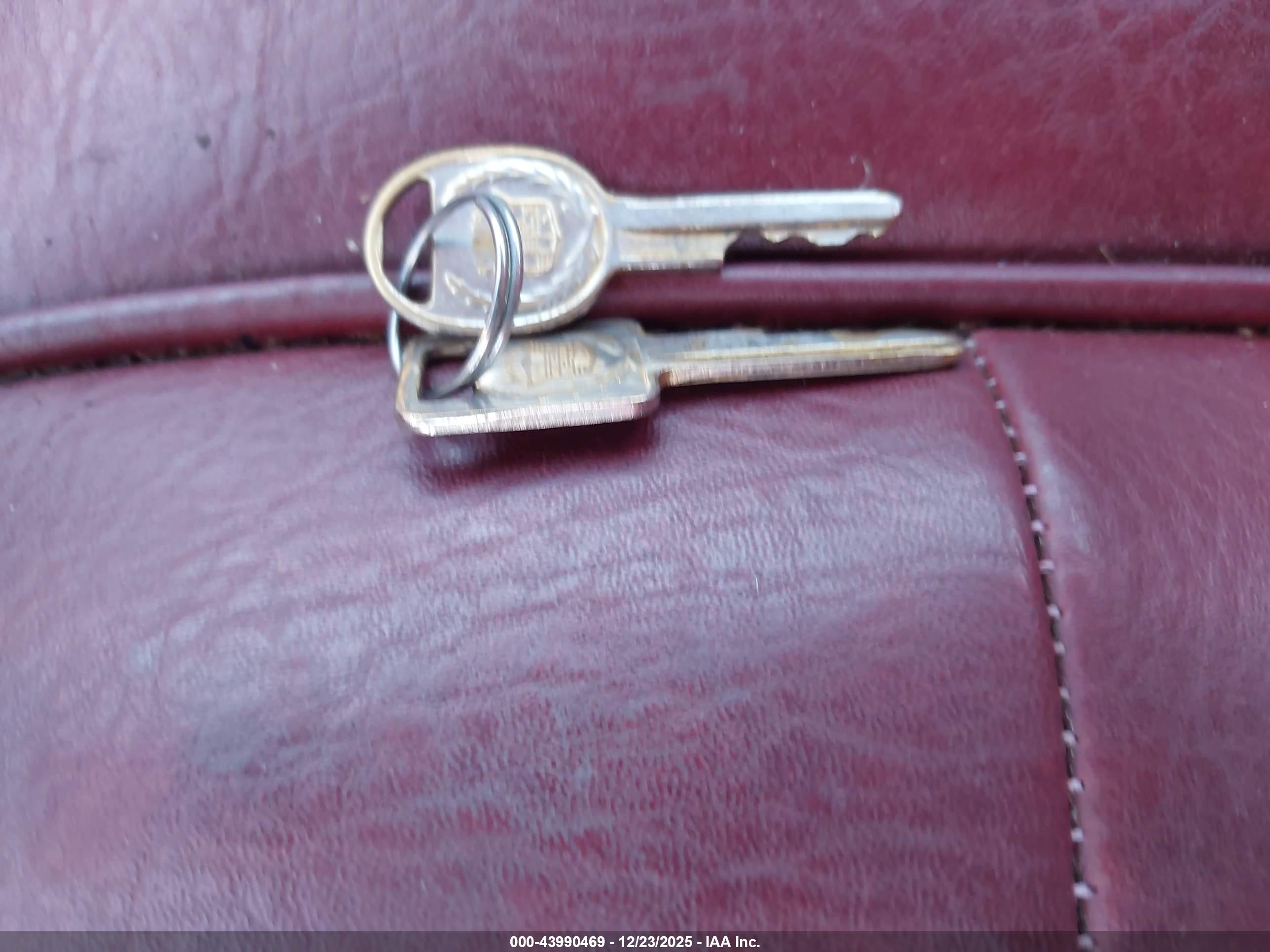 CADILLAC DEVILLE image 11