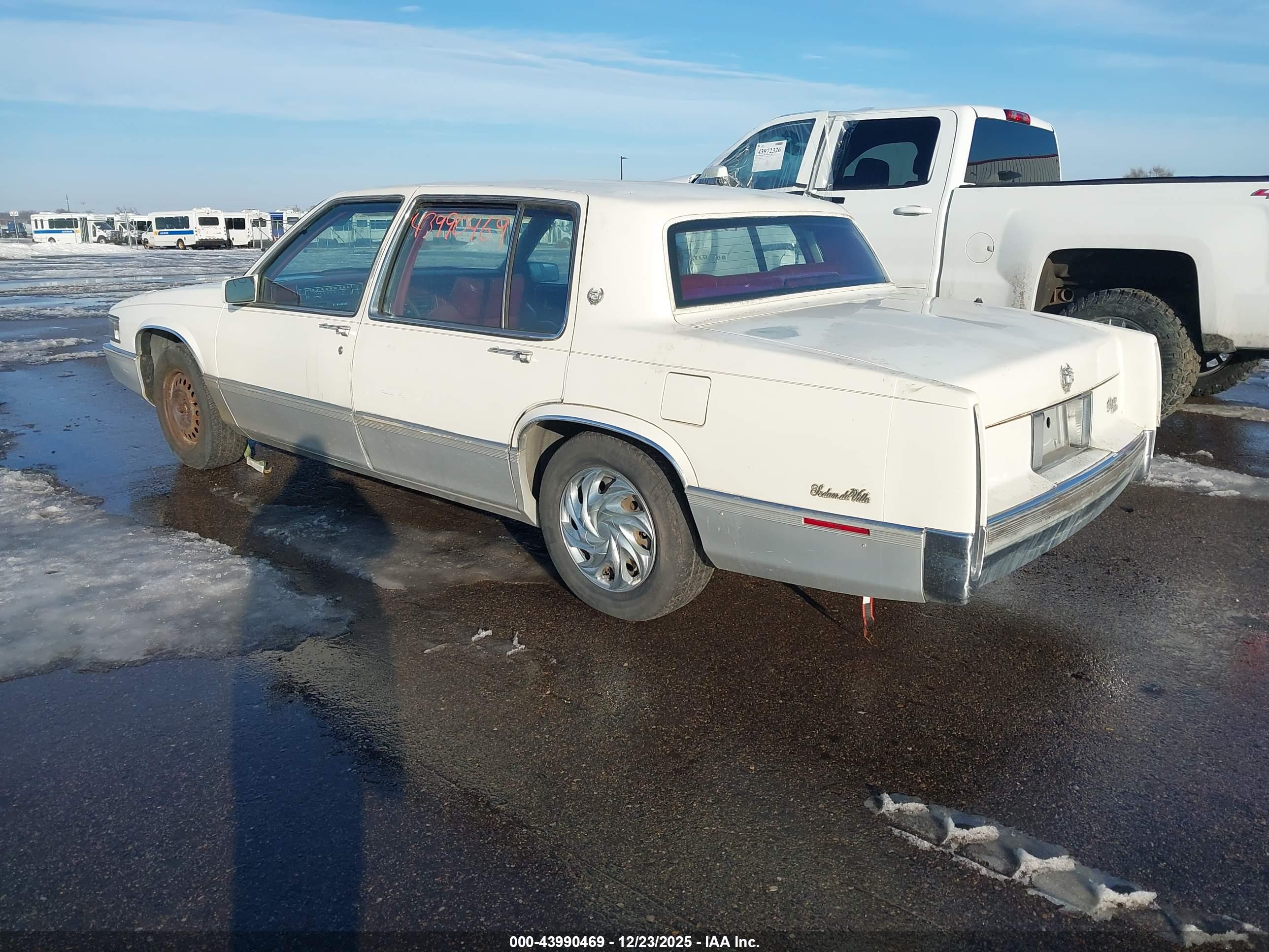CADILLAC DEVILLE image 3