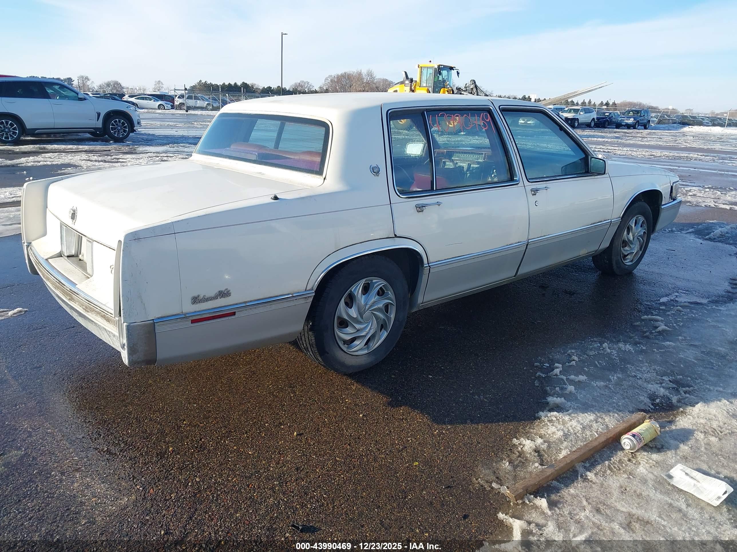CADILLAC DEVILLE image 4