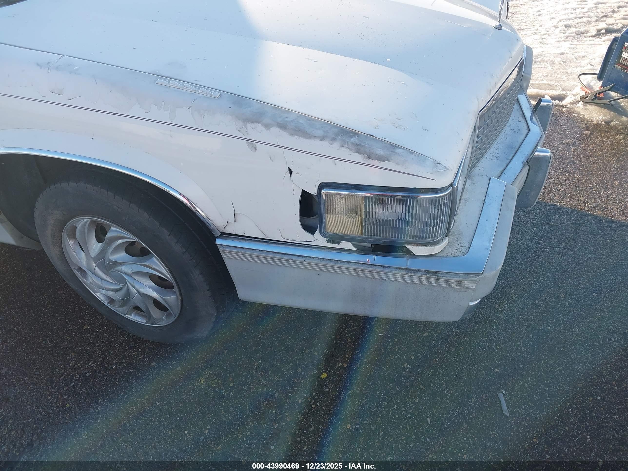 CADILLAC DEVILLE image 6