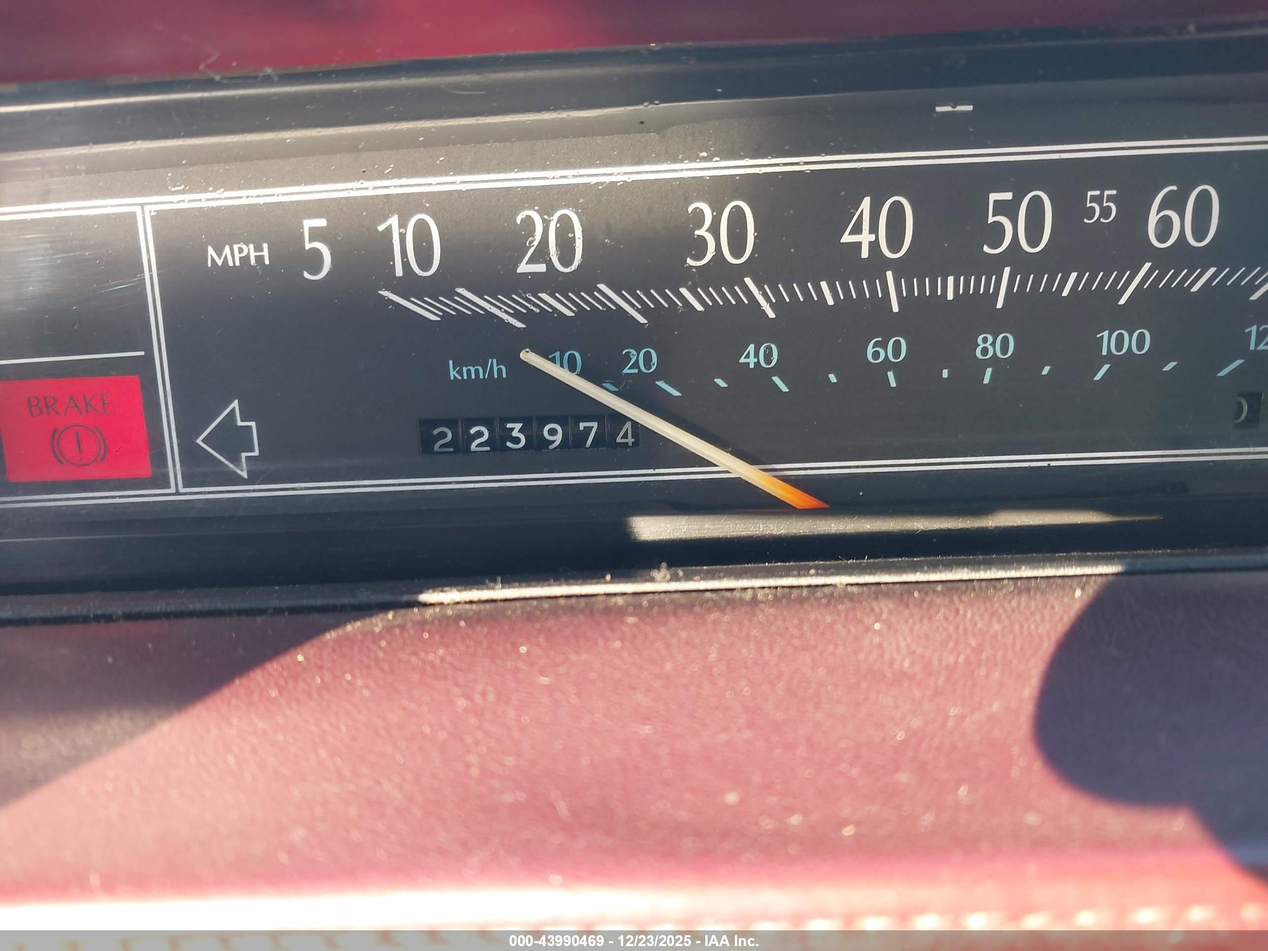 CADILLAC DEVILLE image 7