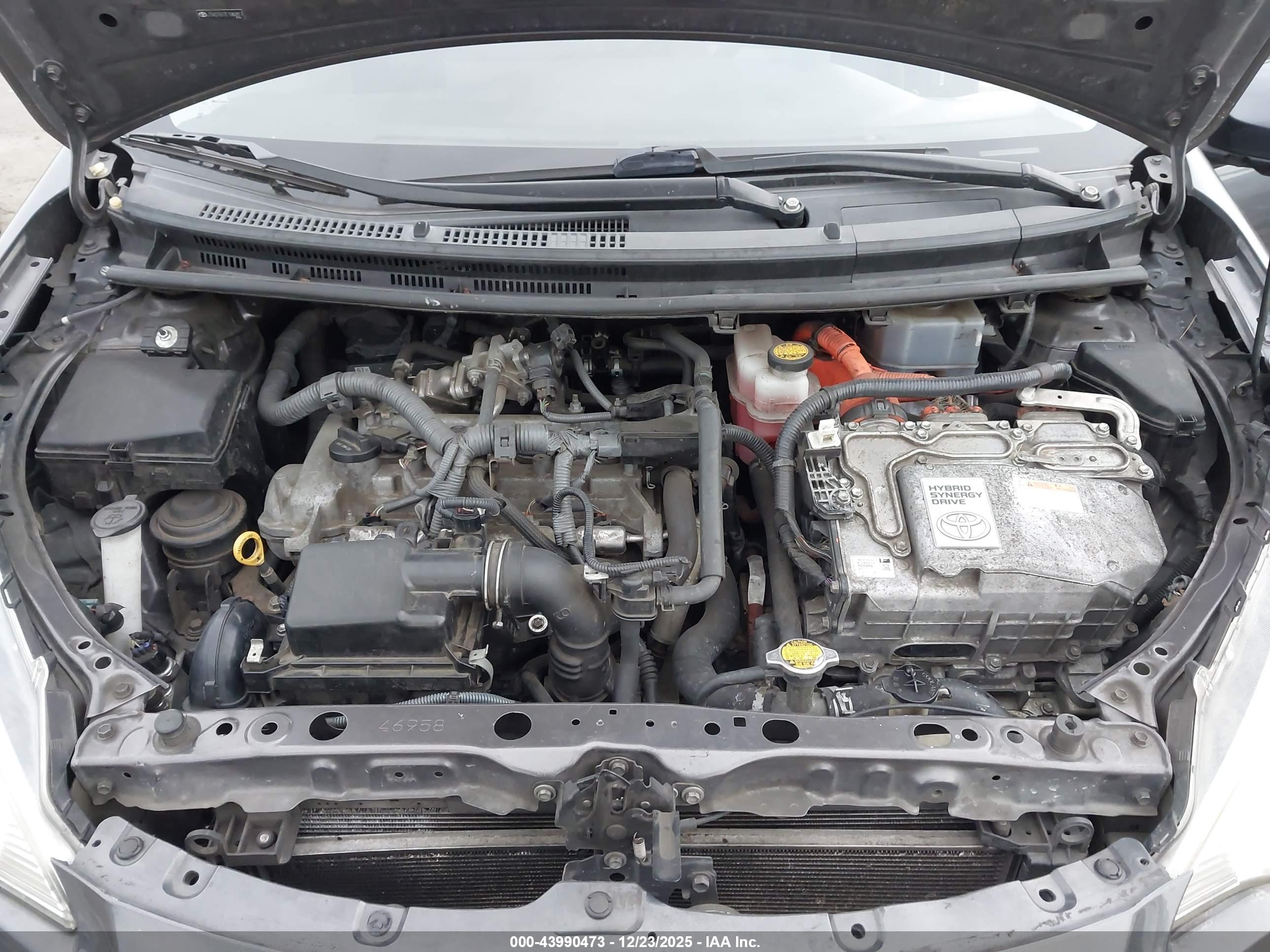 TOYOTA PRIUS image 10