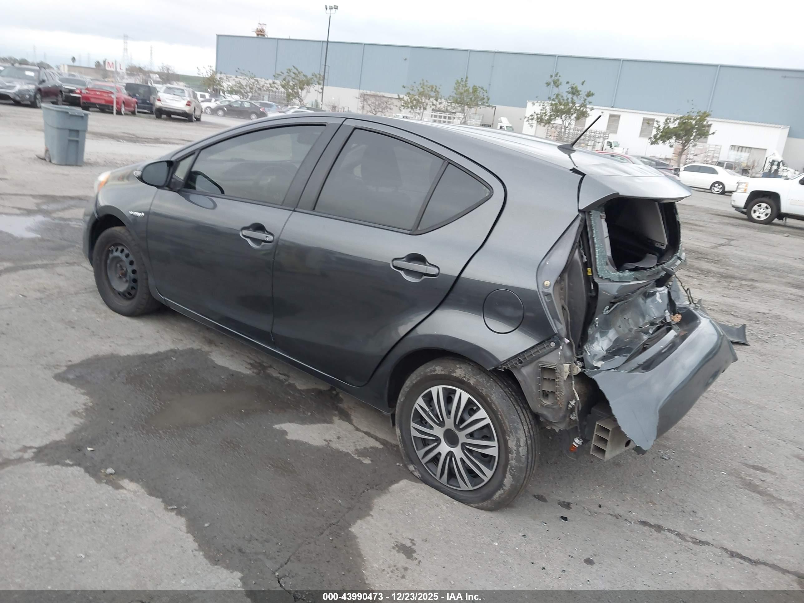 TOYOTA PRIUS image 3