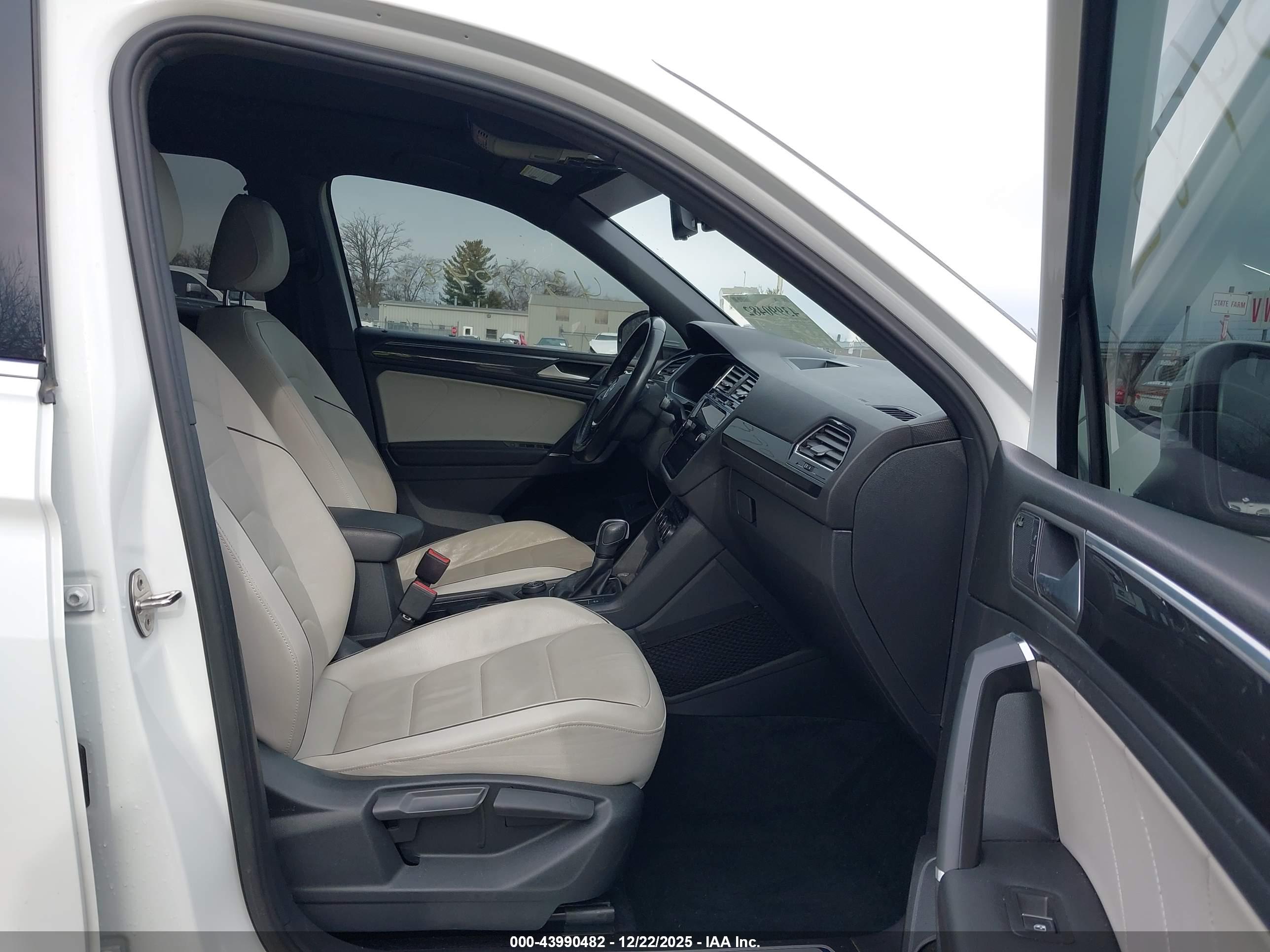 VOLKSWAGEN TIGUAN image 5