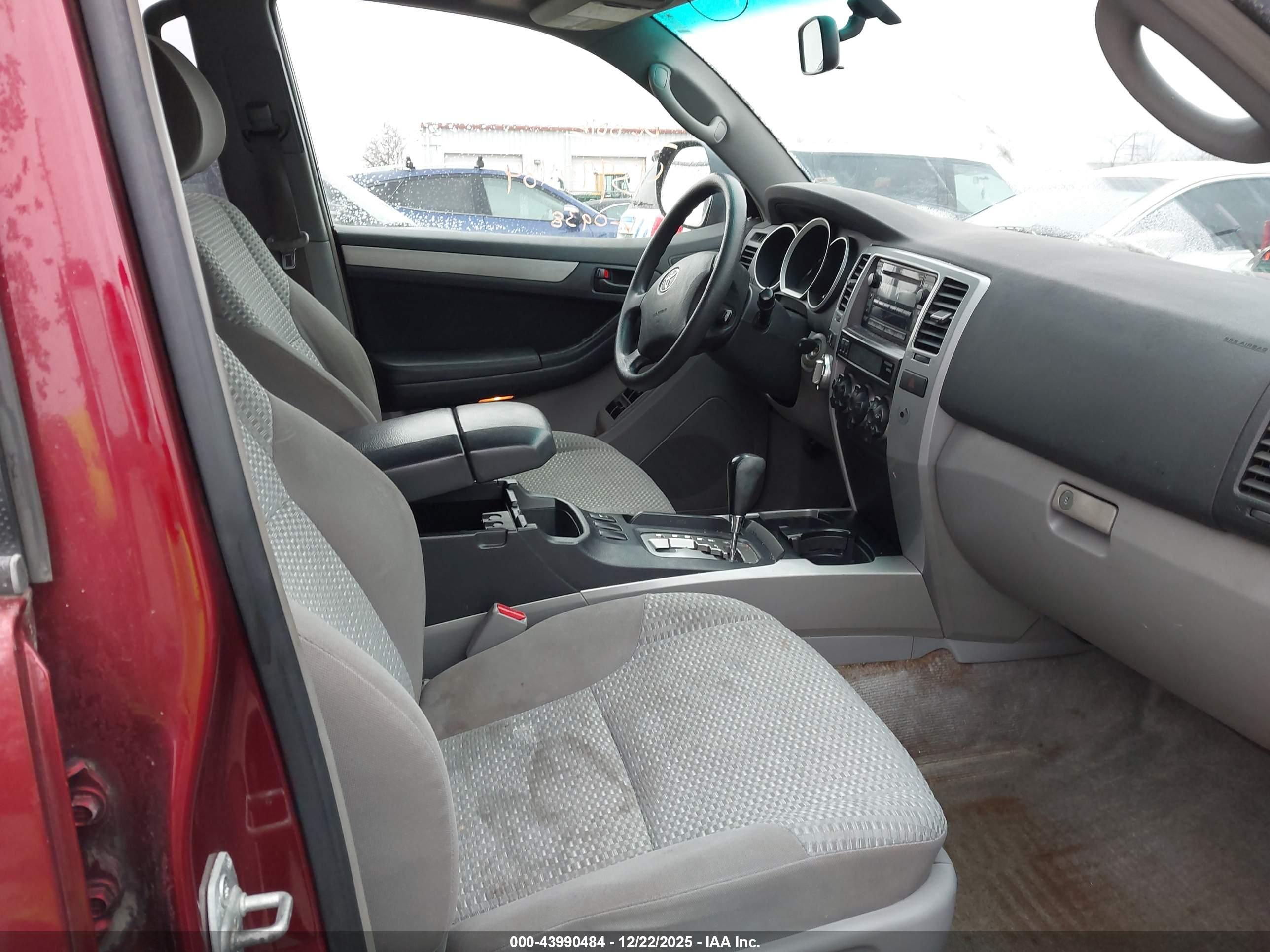 TOYOTA 4RUNNER image 5