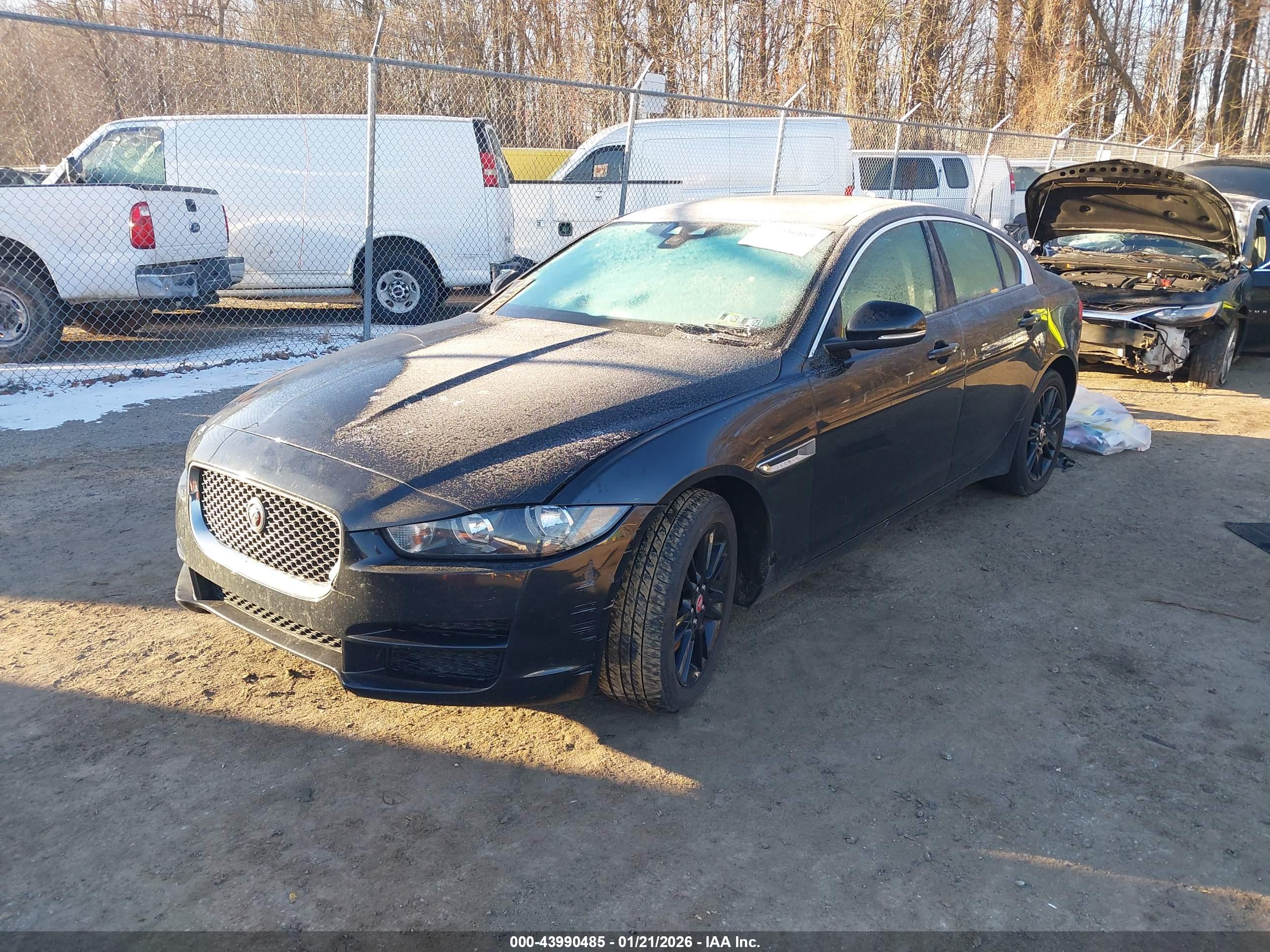 JAGUAR XE image 2