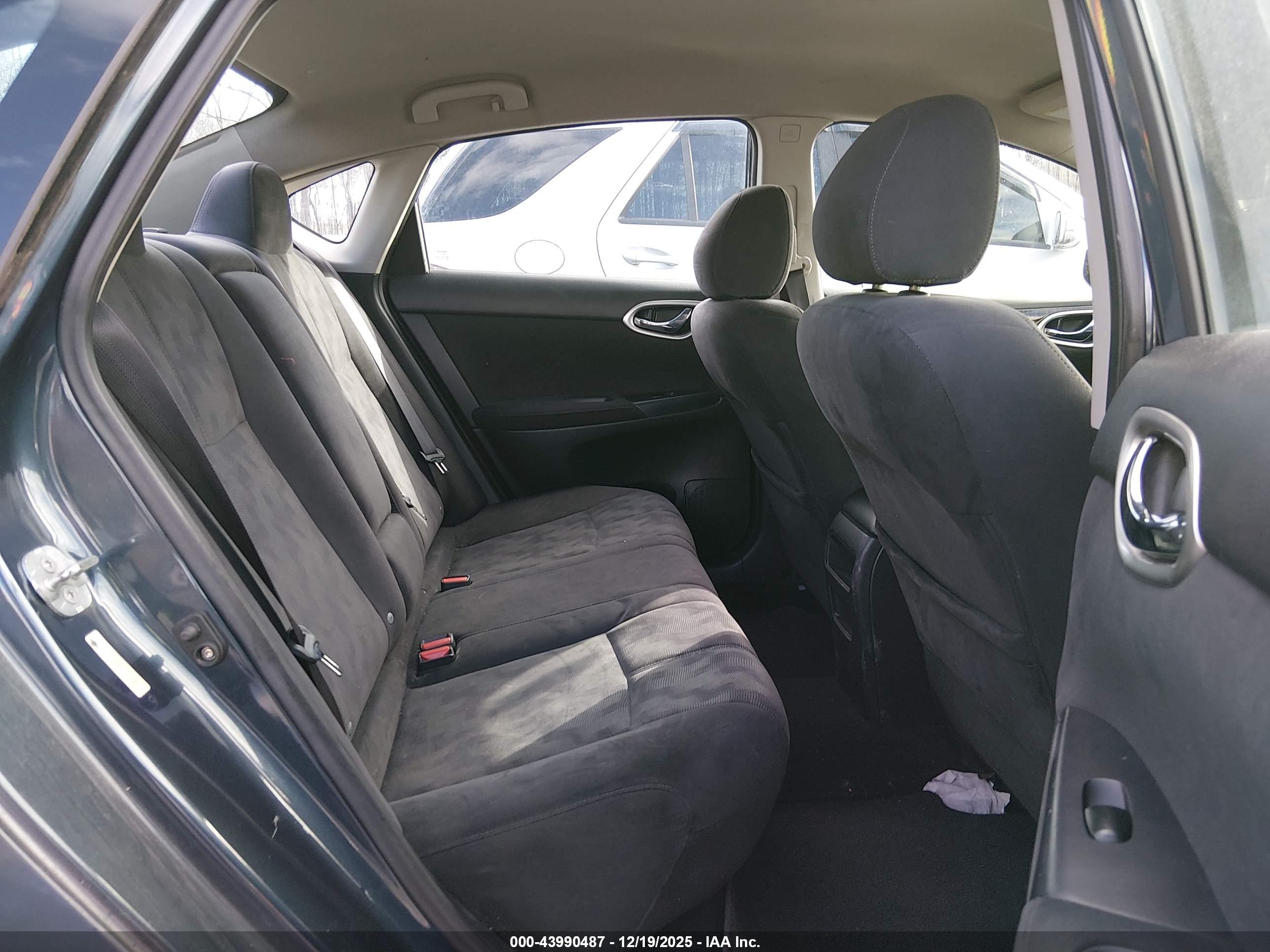 NISSAN SENTRA image 8