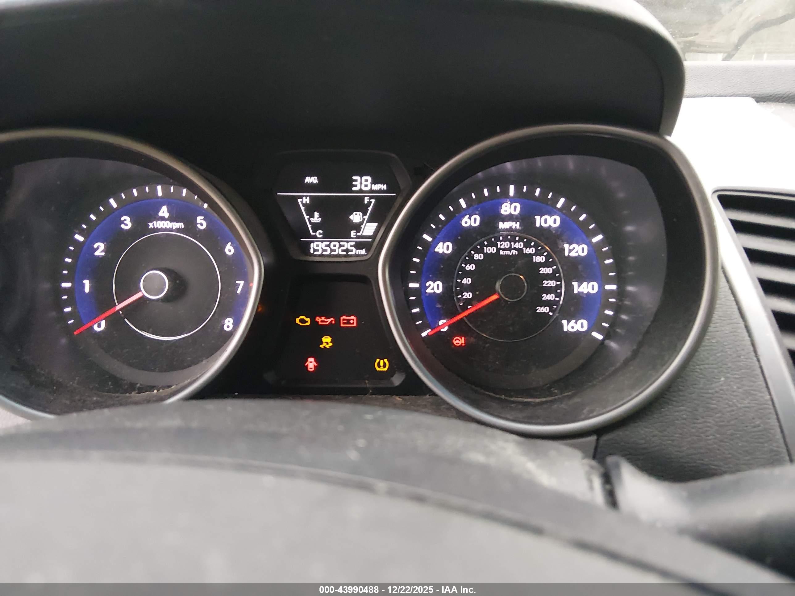 HYUNDAI ELANTRA image 7