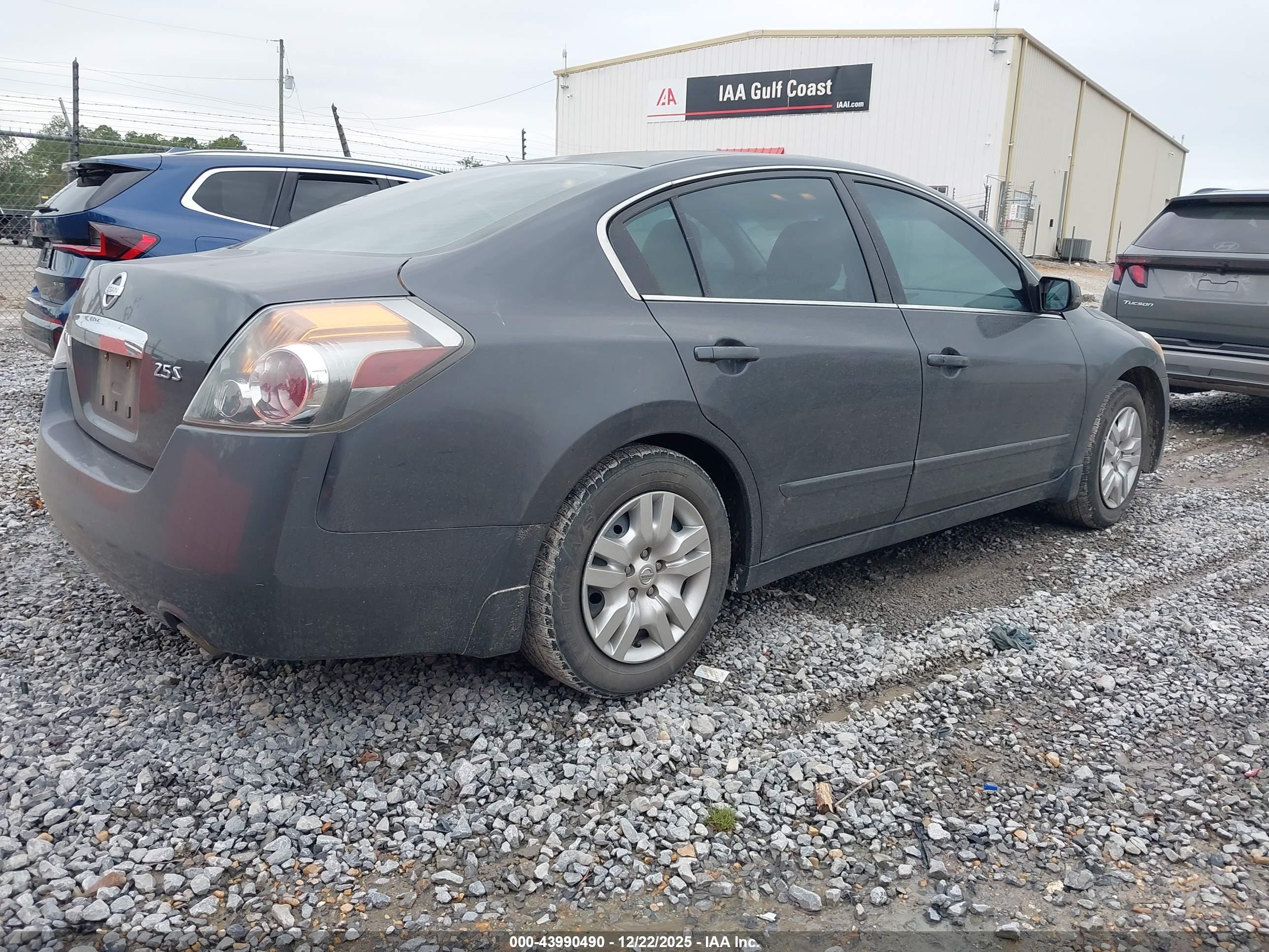 NISSAN ALTIMA image 4