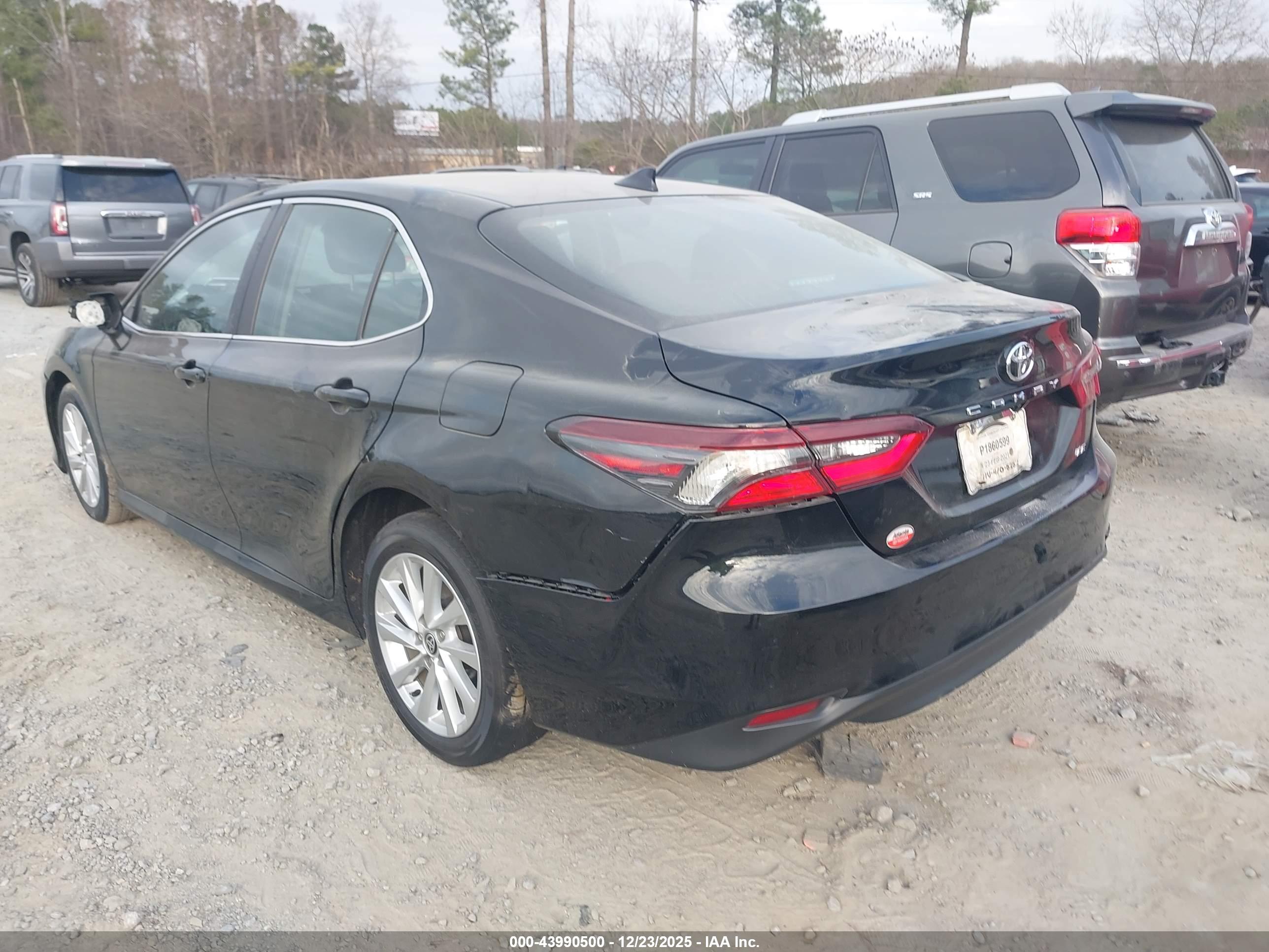 TOYOTA CAMRY image 3