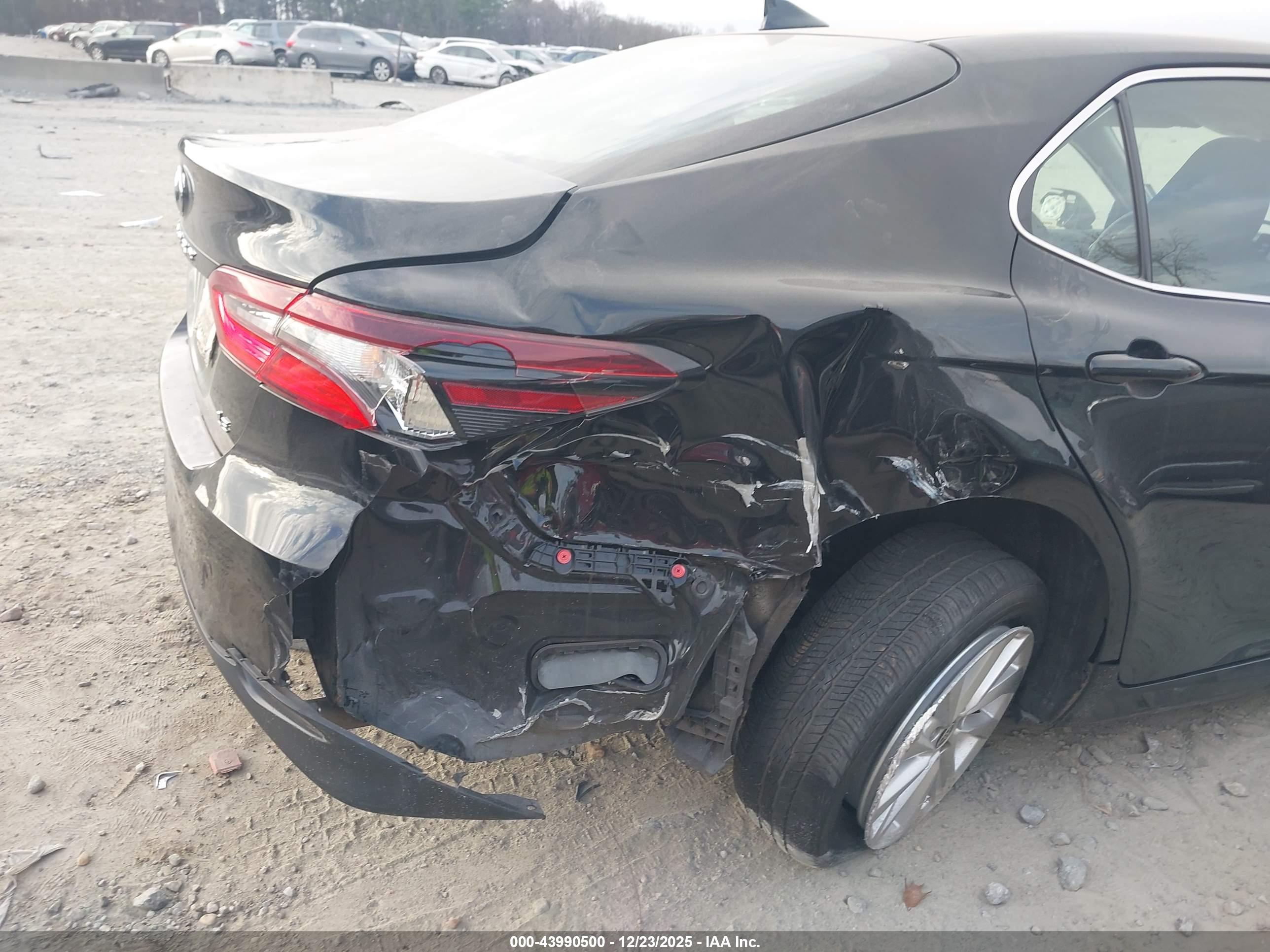 TOYOTA CAMRY image 6