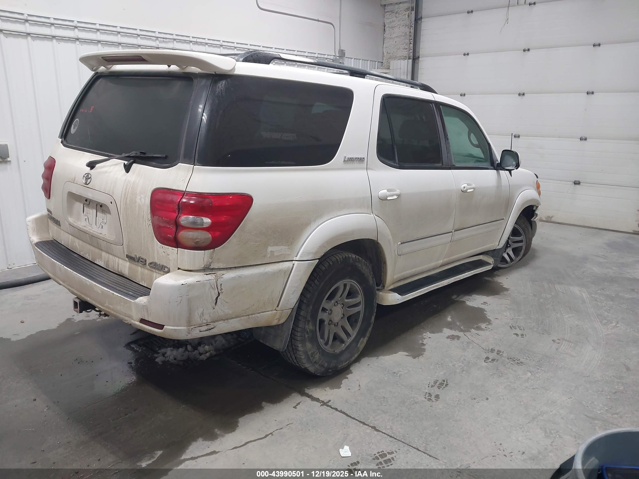TOYOTA SEQUOIA image 4