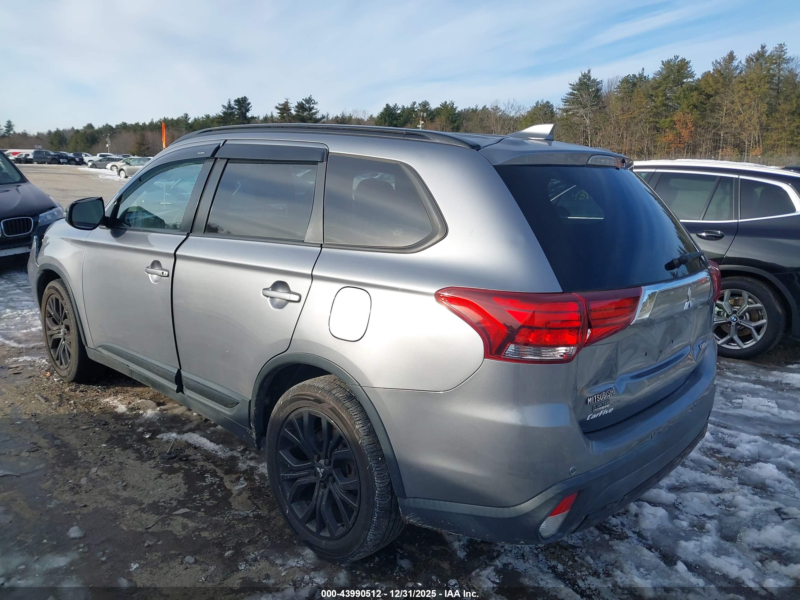 MITSUBISHI OUTLANDER image 3