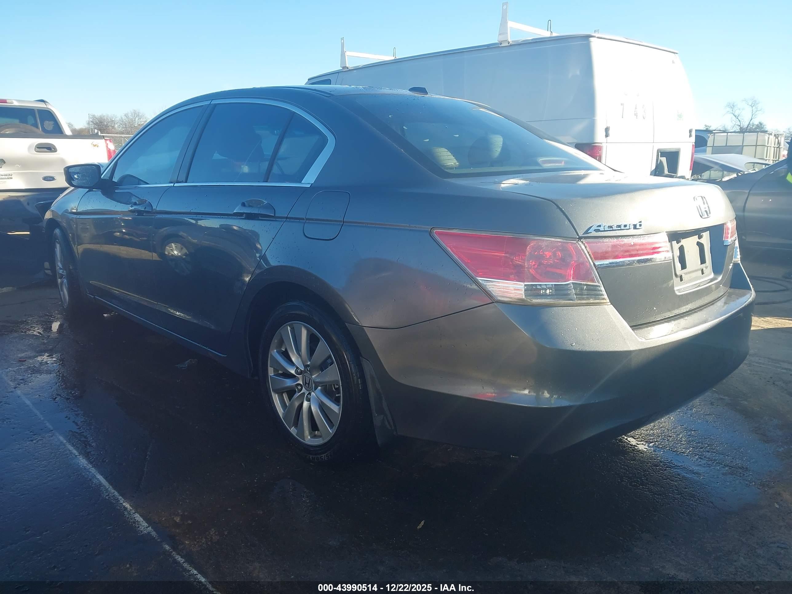 HONDA ACCORD image 3