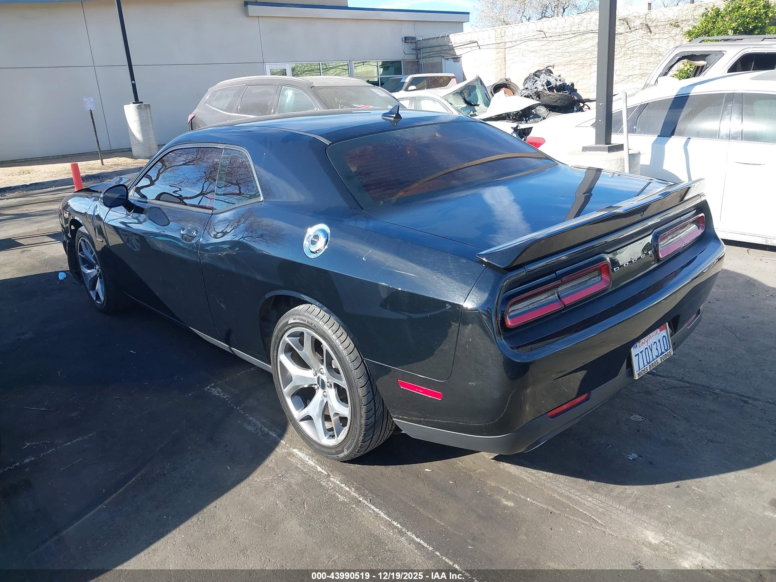 DODGE CHALLENGER image 3