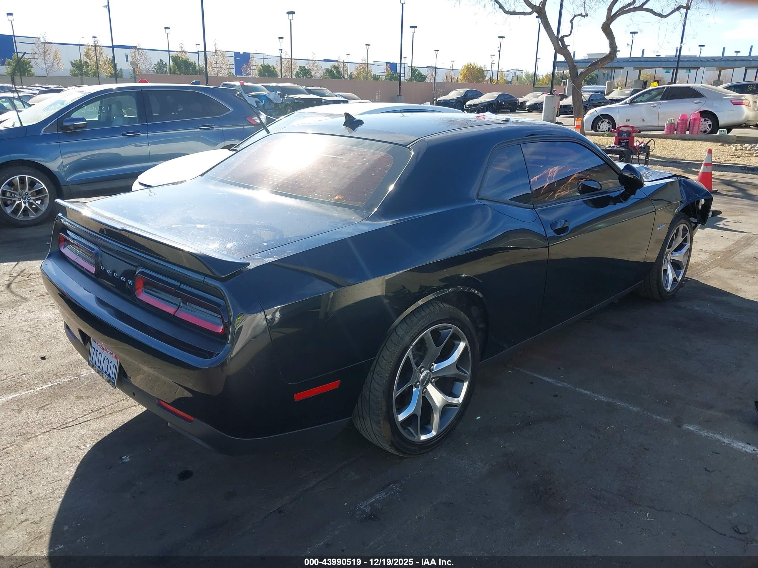 DODGE CHALLENGER image 4