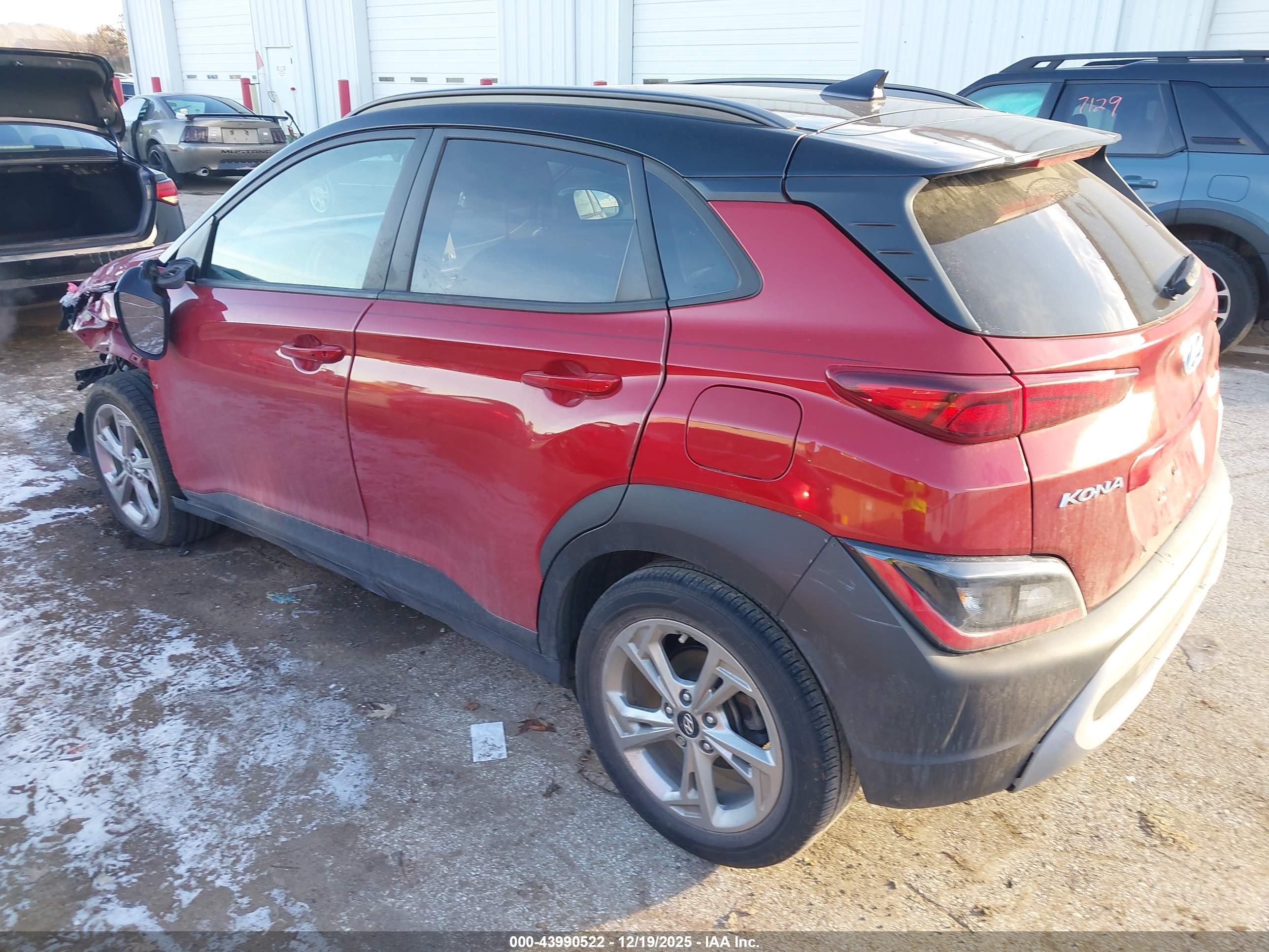 HYUNDAI KONA image 3