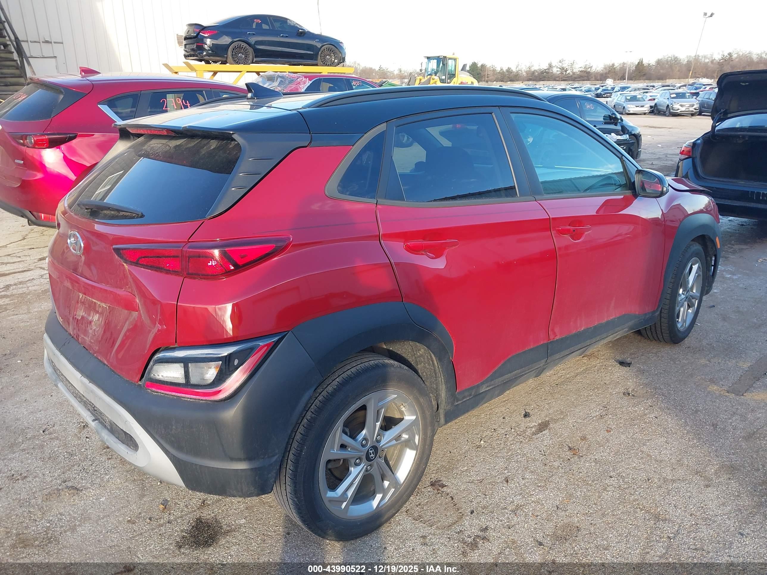 HYUNDAI KONA image 4