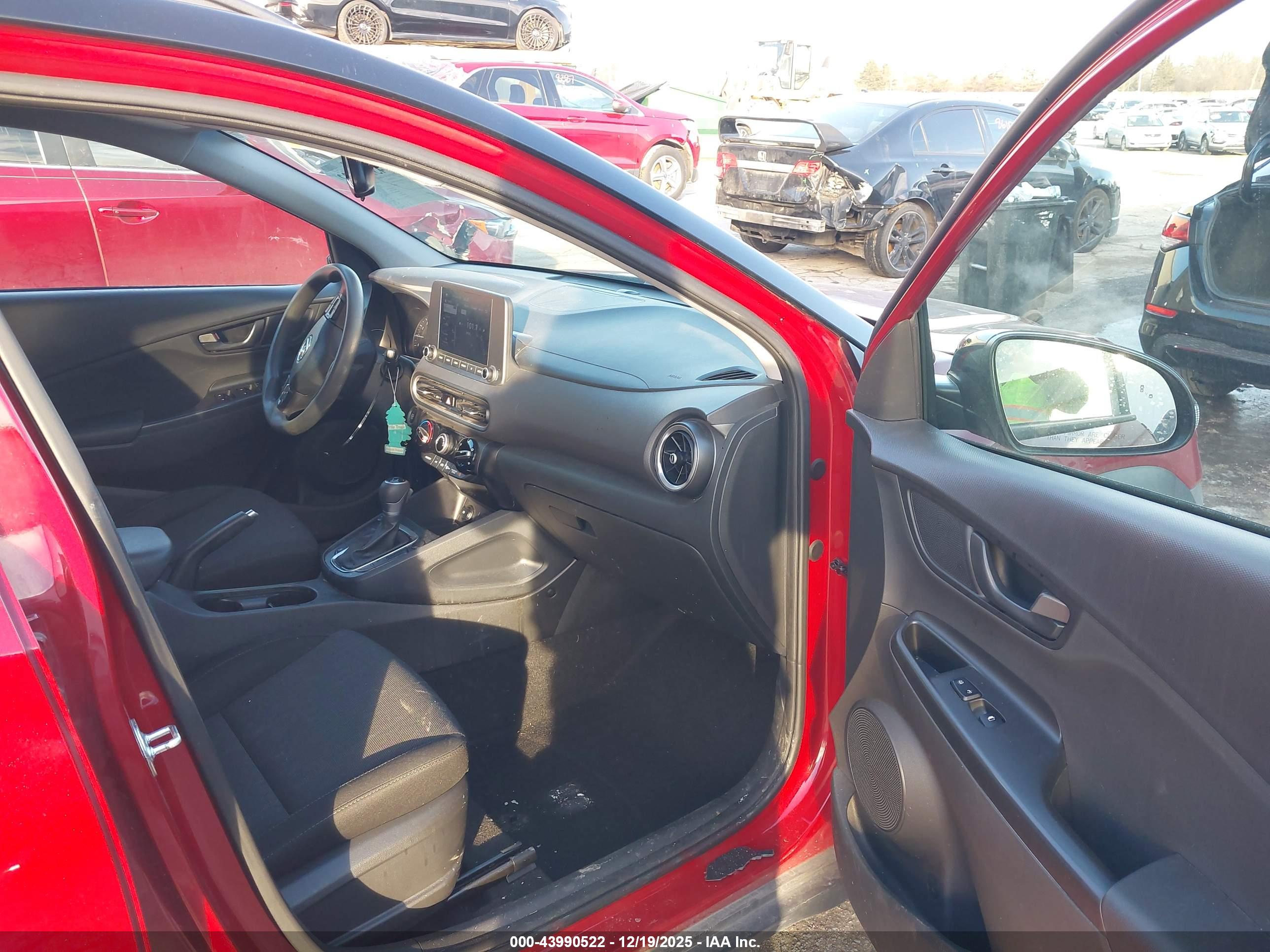 HYUNDAI KONA image 5