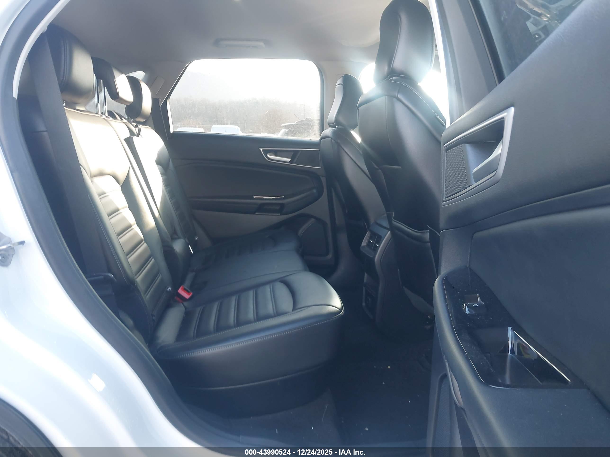 FORD EDGE image 8