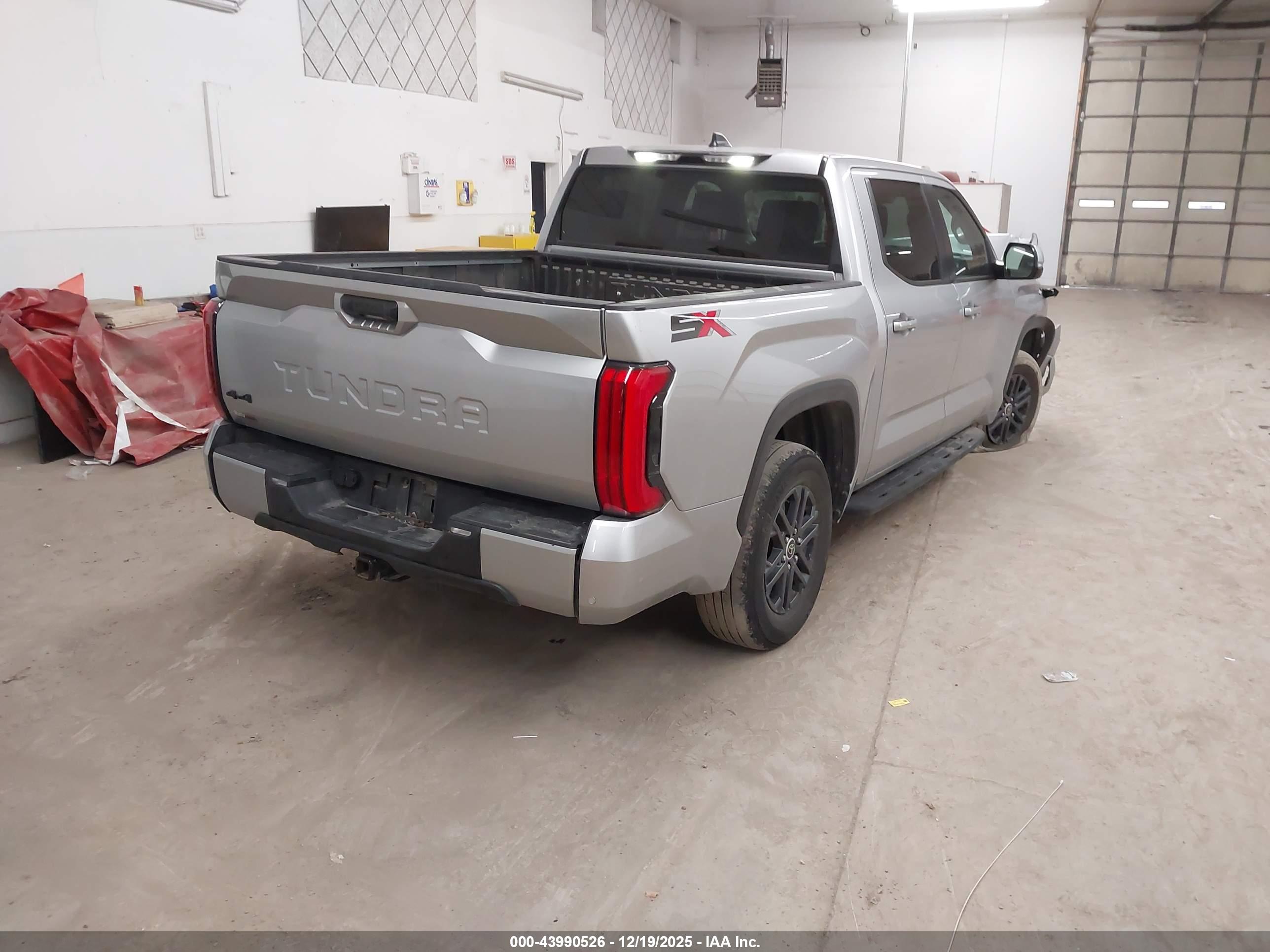 TOYOTA TUNDRA image 4