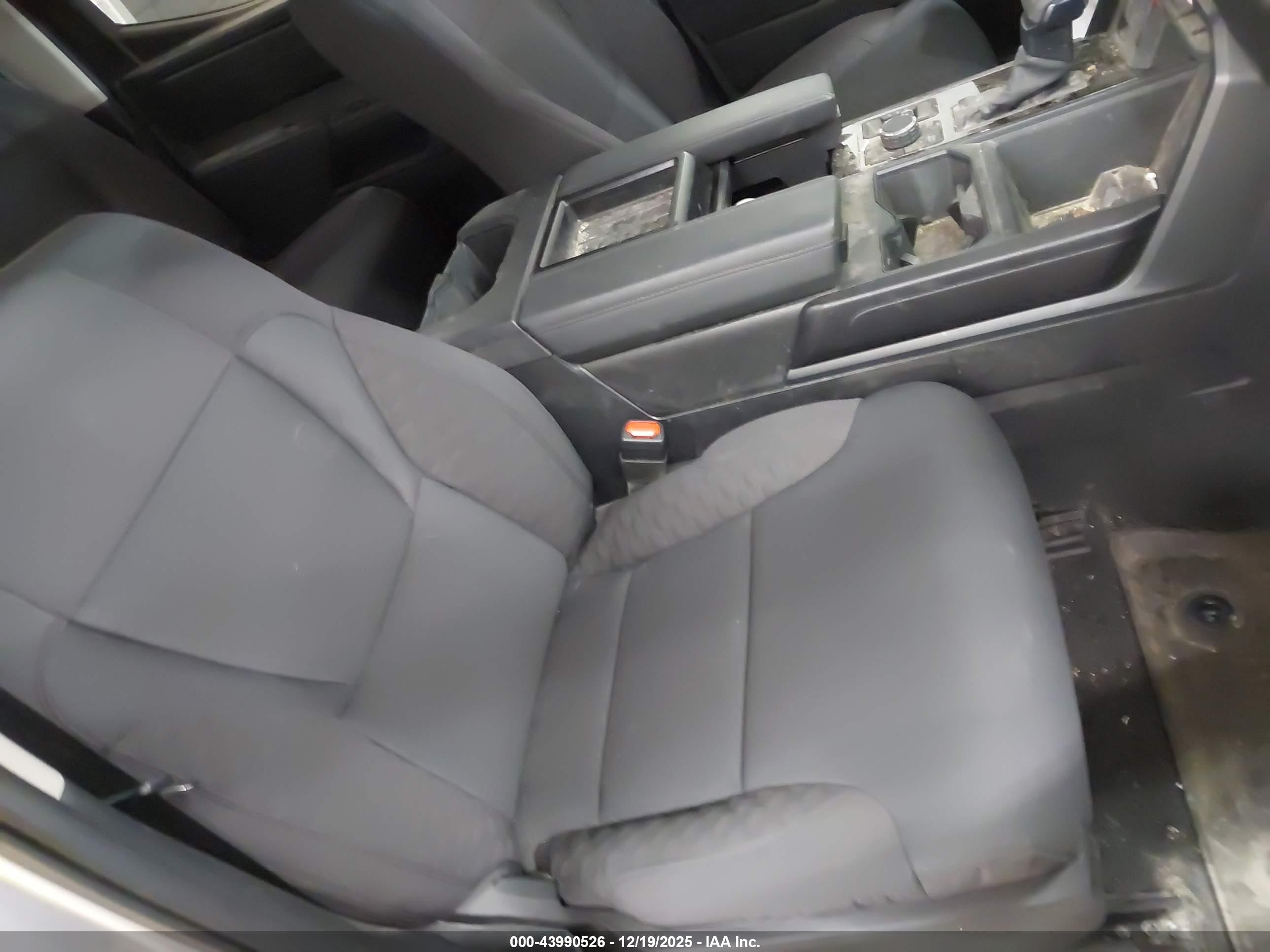 TOYOTA TUNDRA image 5