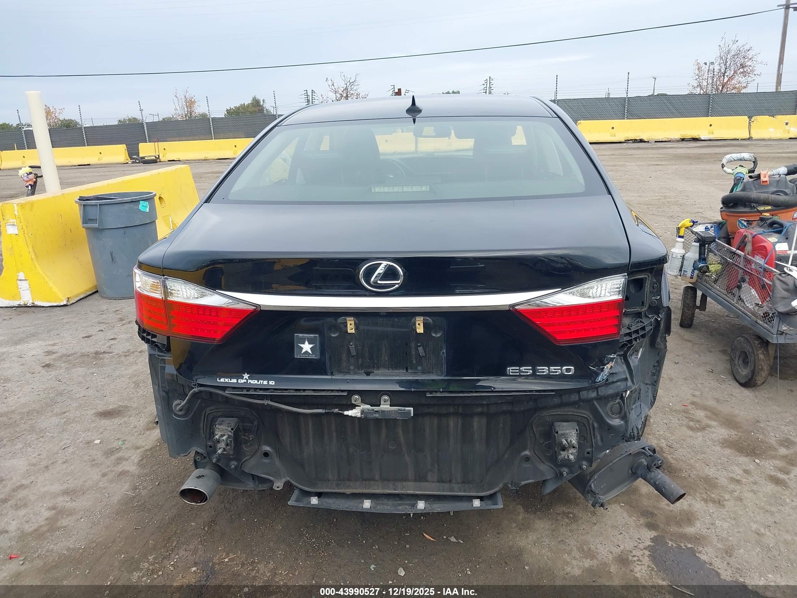 LEXUS ES image 6