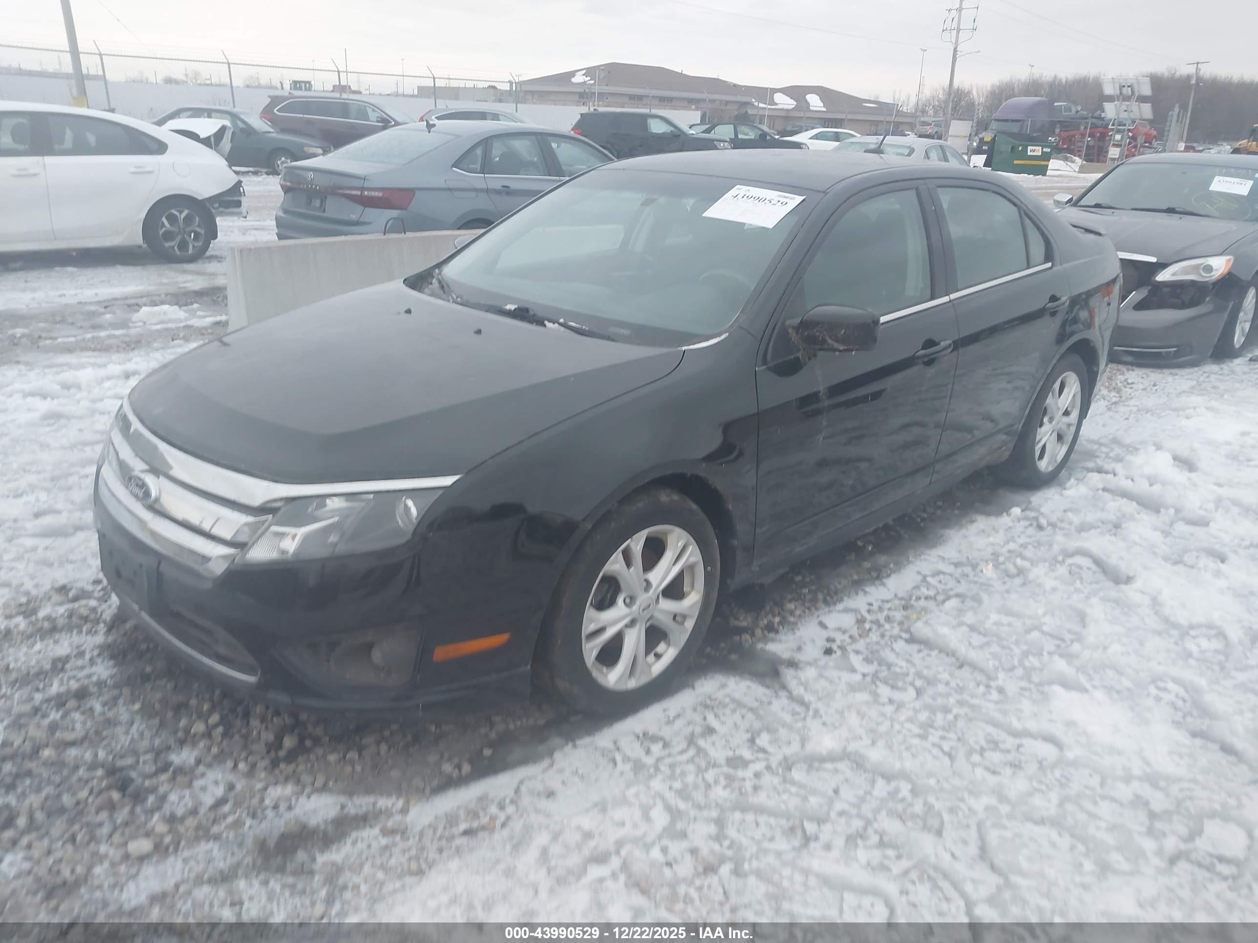 FORD FUSION image 2