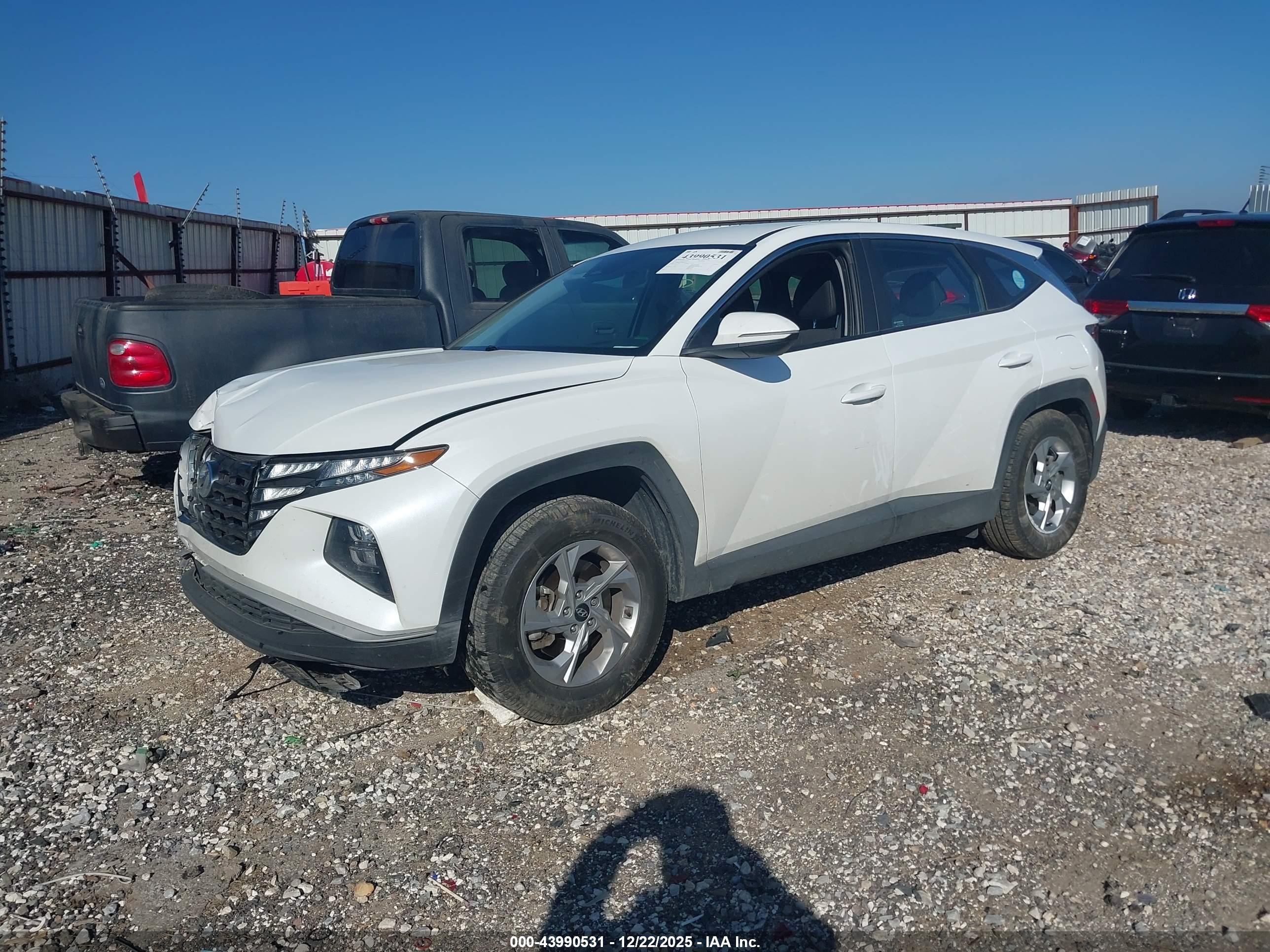 HYUNDAI TUCSON image 2