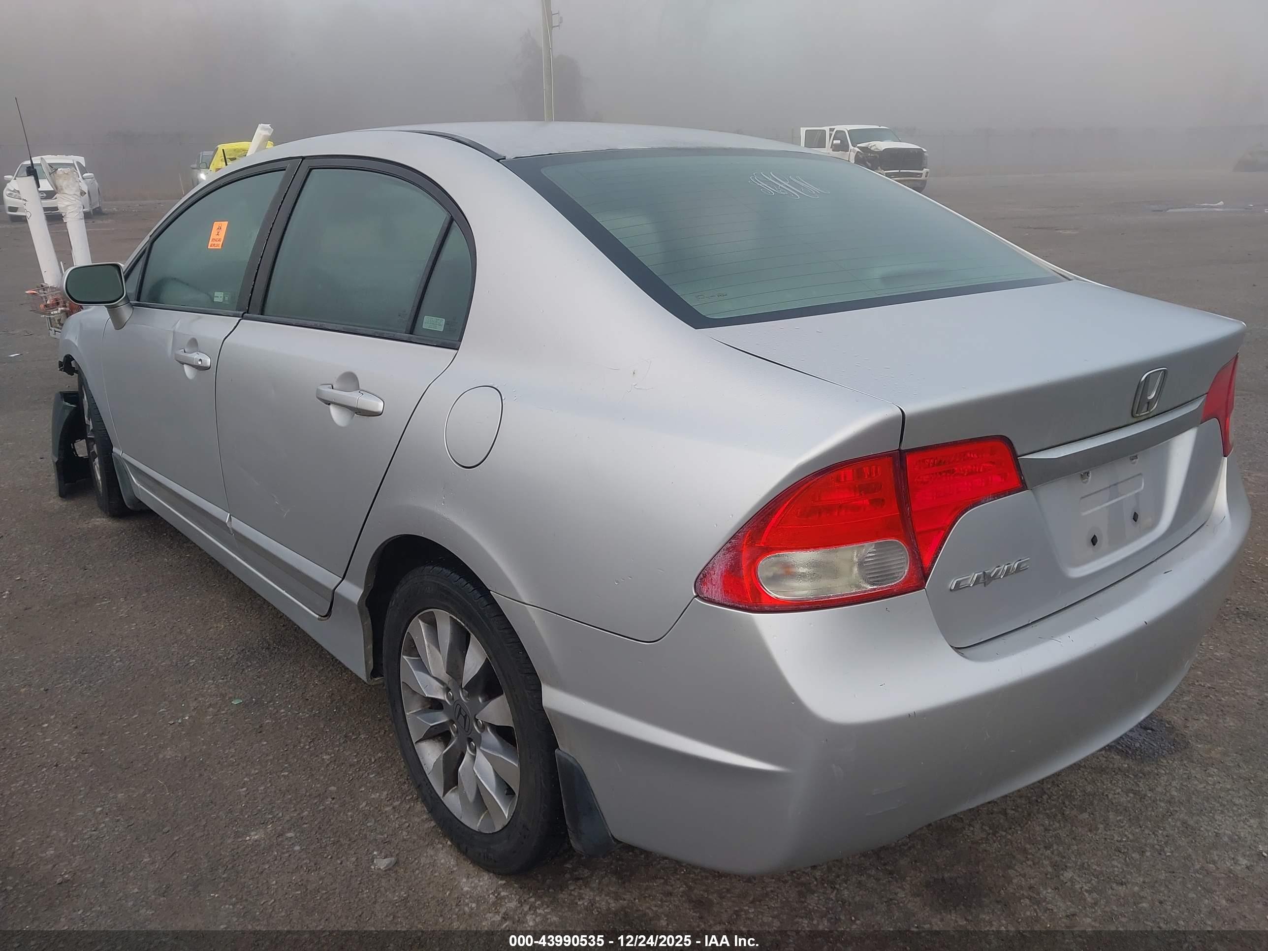HONDA CIVIC image 3