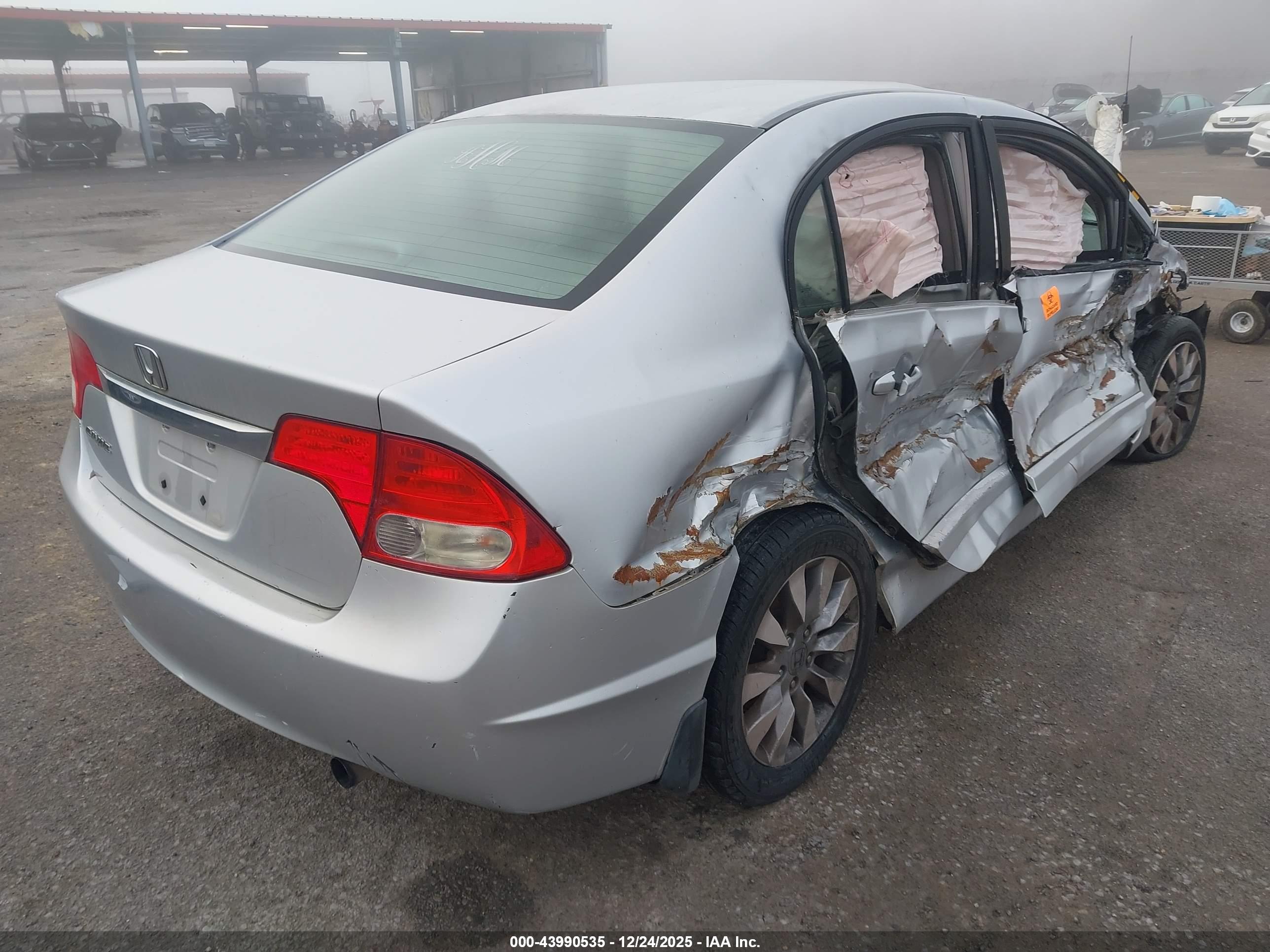HONDA CIVIC image 4