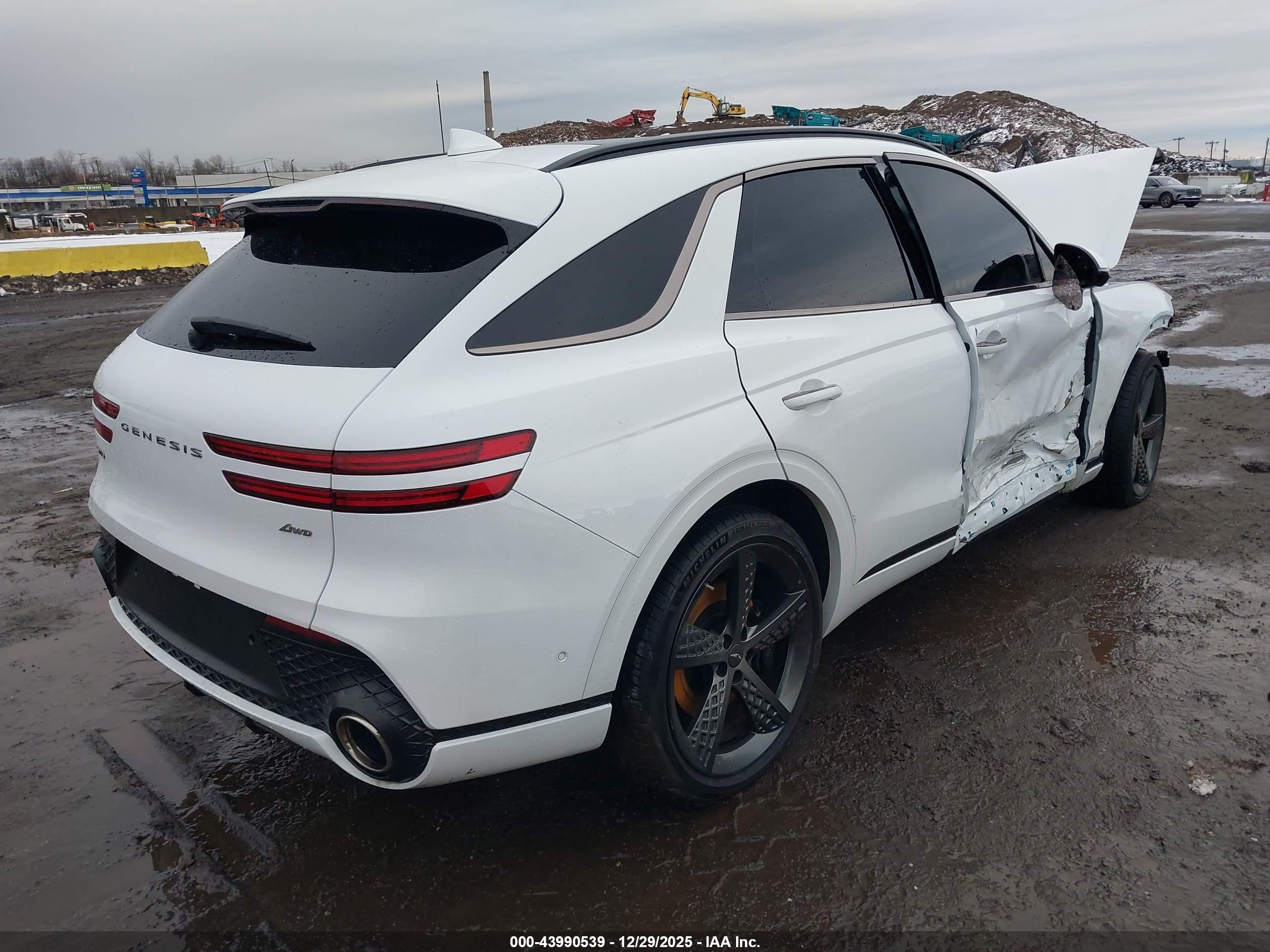 GENESIS GV70 image 4