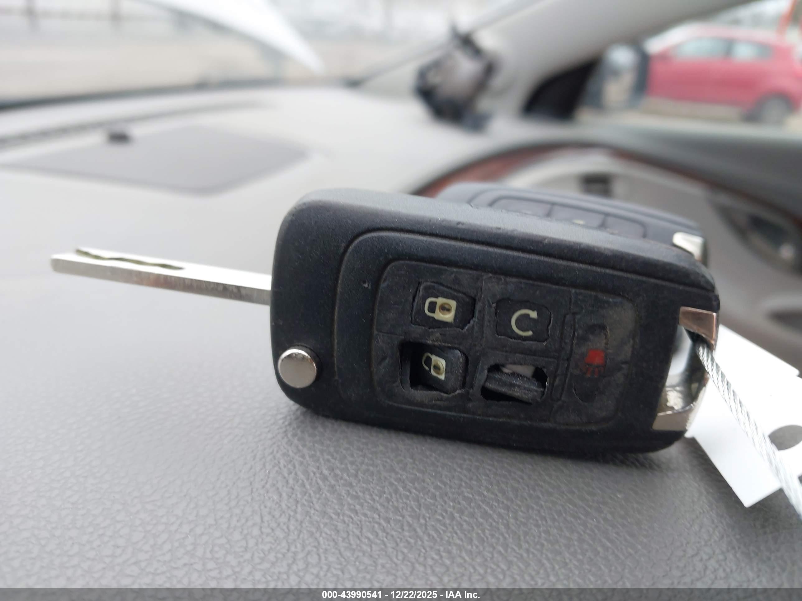 BUICK LACROSSE image 11