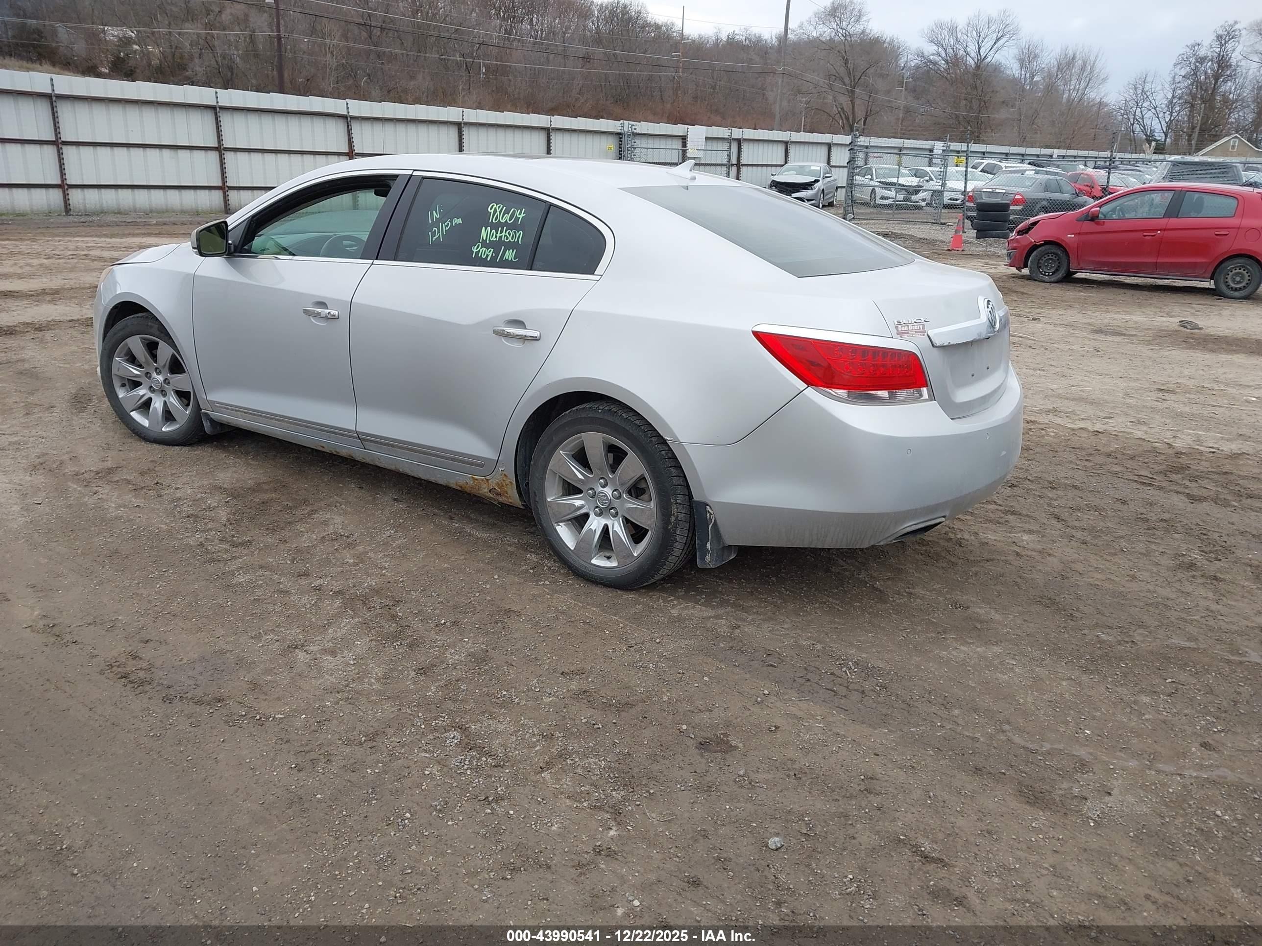 BUICK LACROSSE image 3