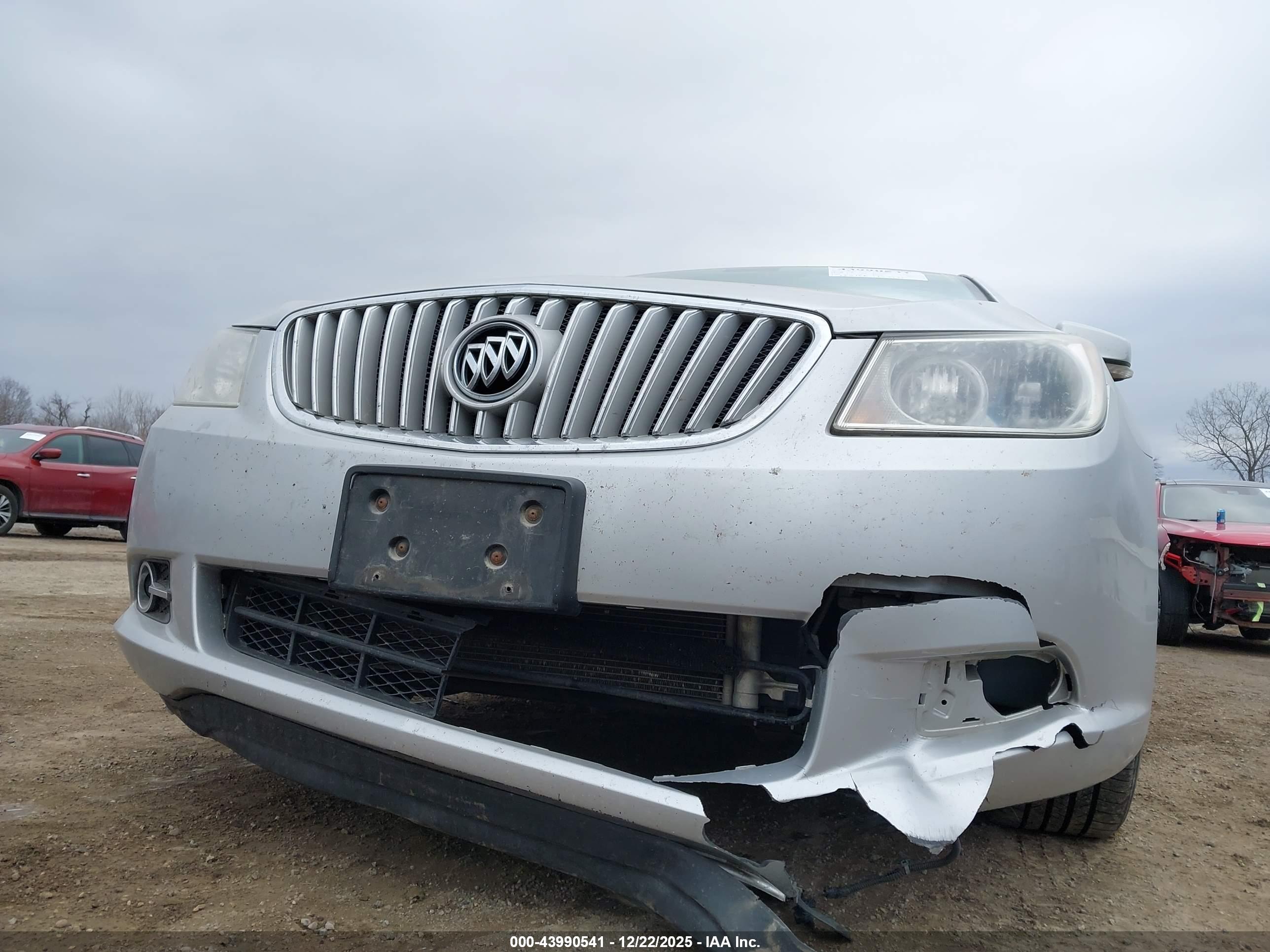 BUICK LACROSSE image 6