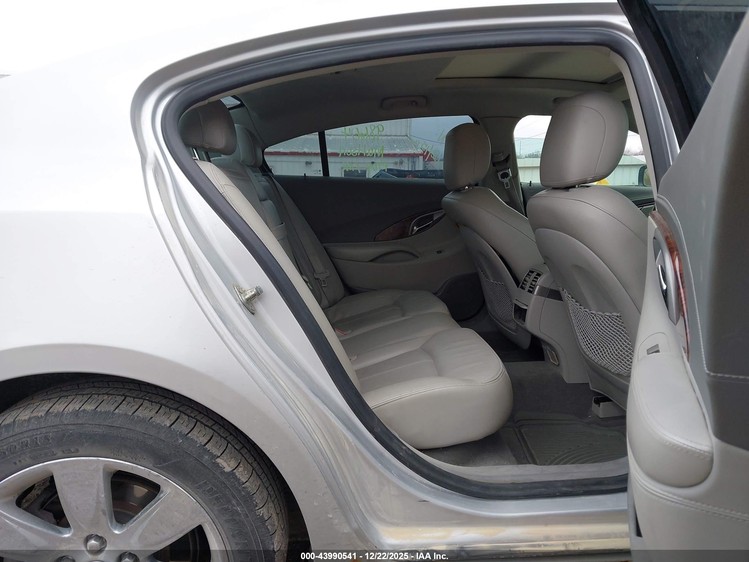 BUICK LACROSSE image 8
