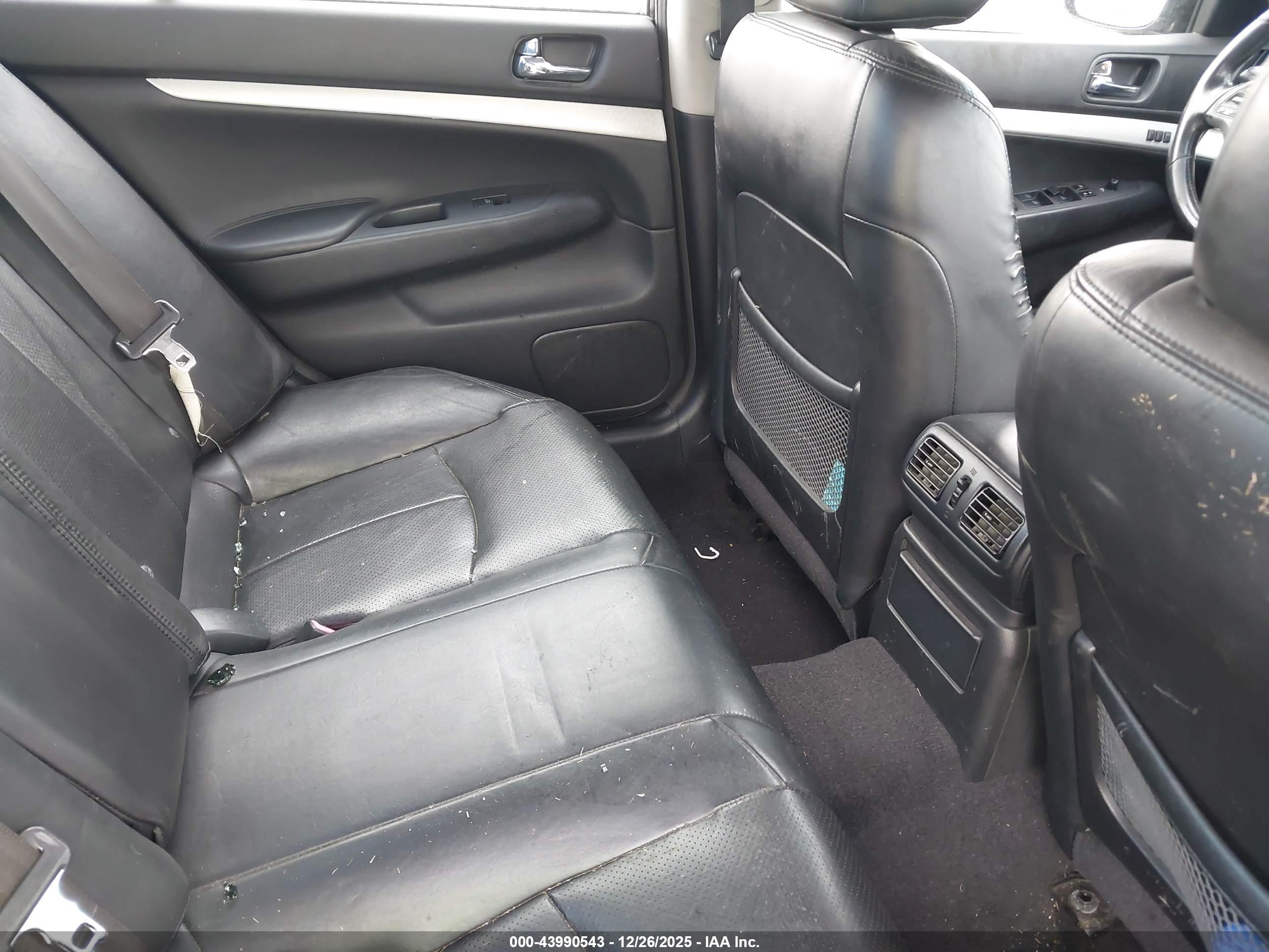 INFINITI G37X image 8