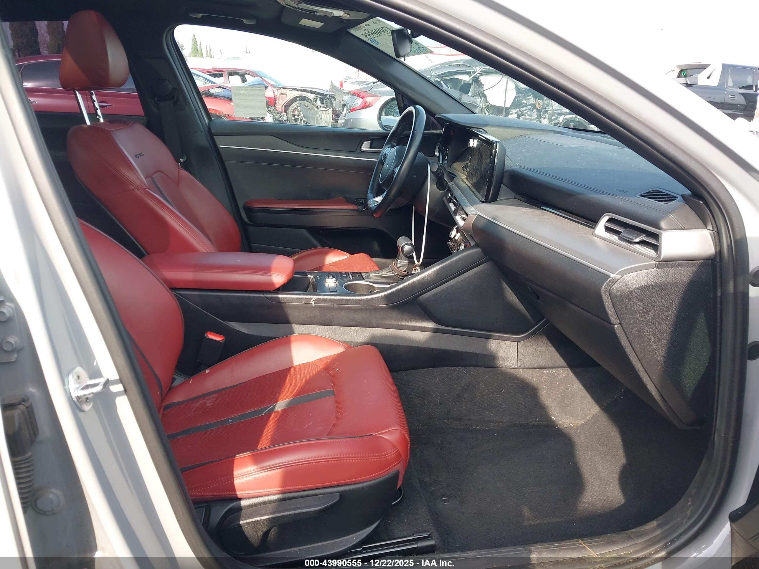 KIA K5 image 5