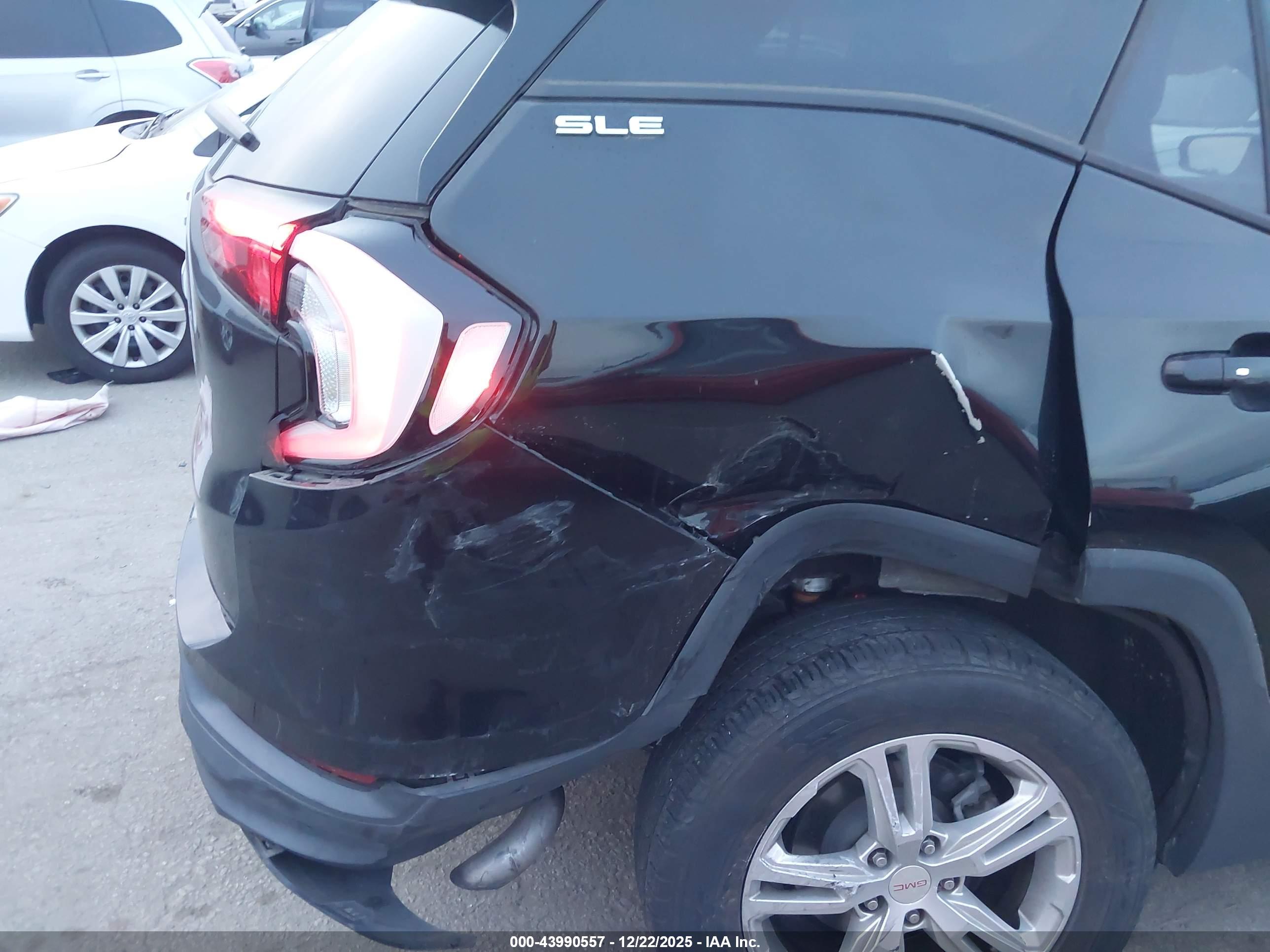 GMC TERRAIN image 6