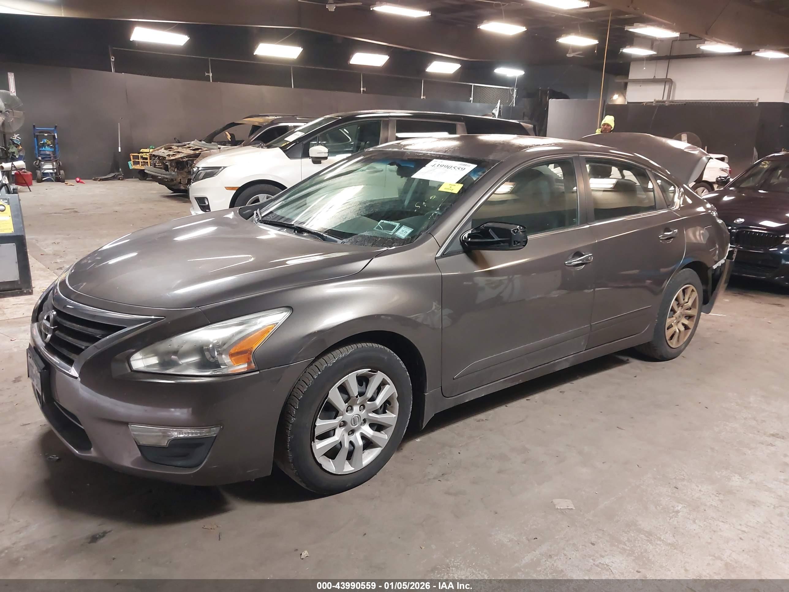 NISSAN ALTIMA image 2