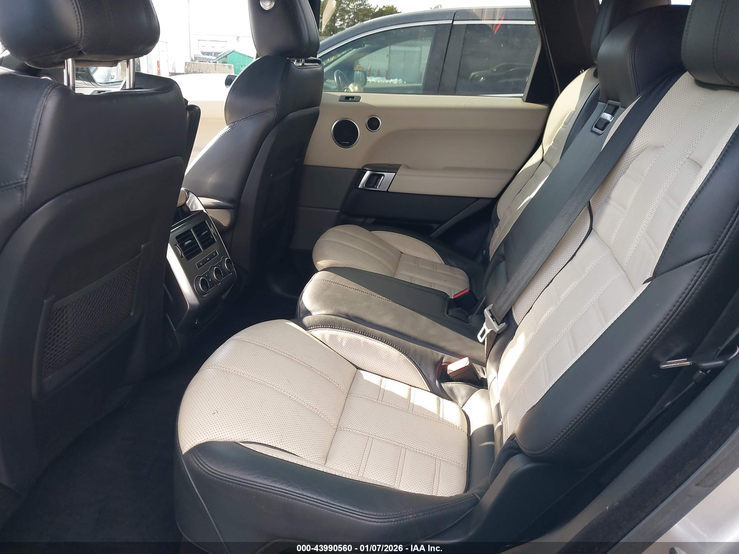 LAND ROVER image 8
