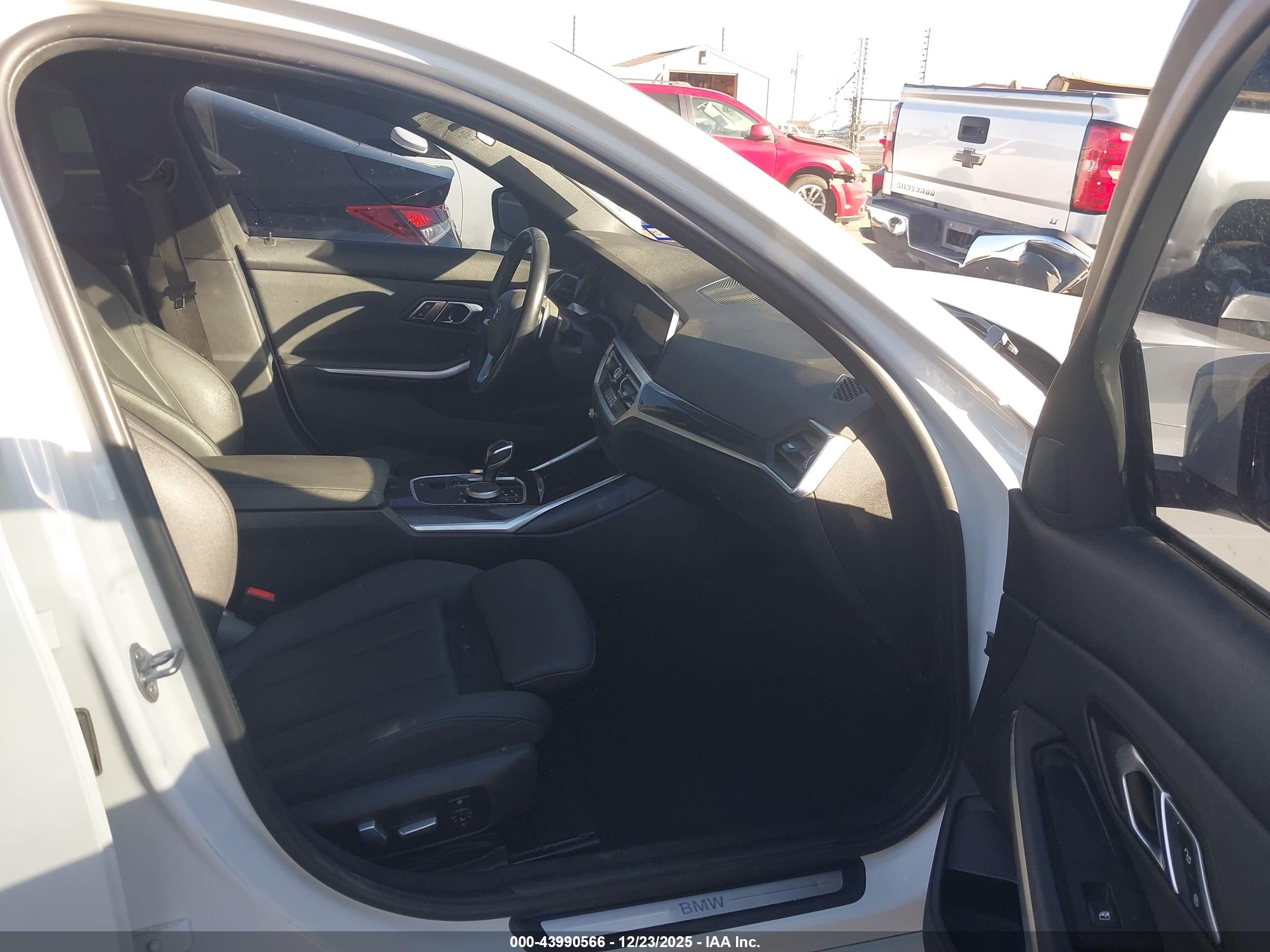 BMW 330I image 5